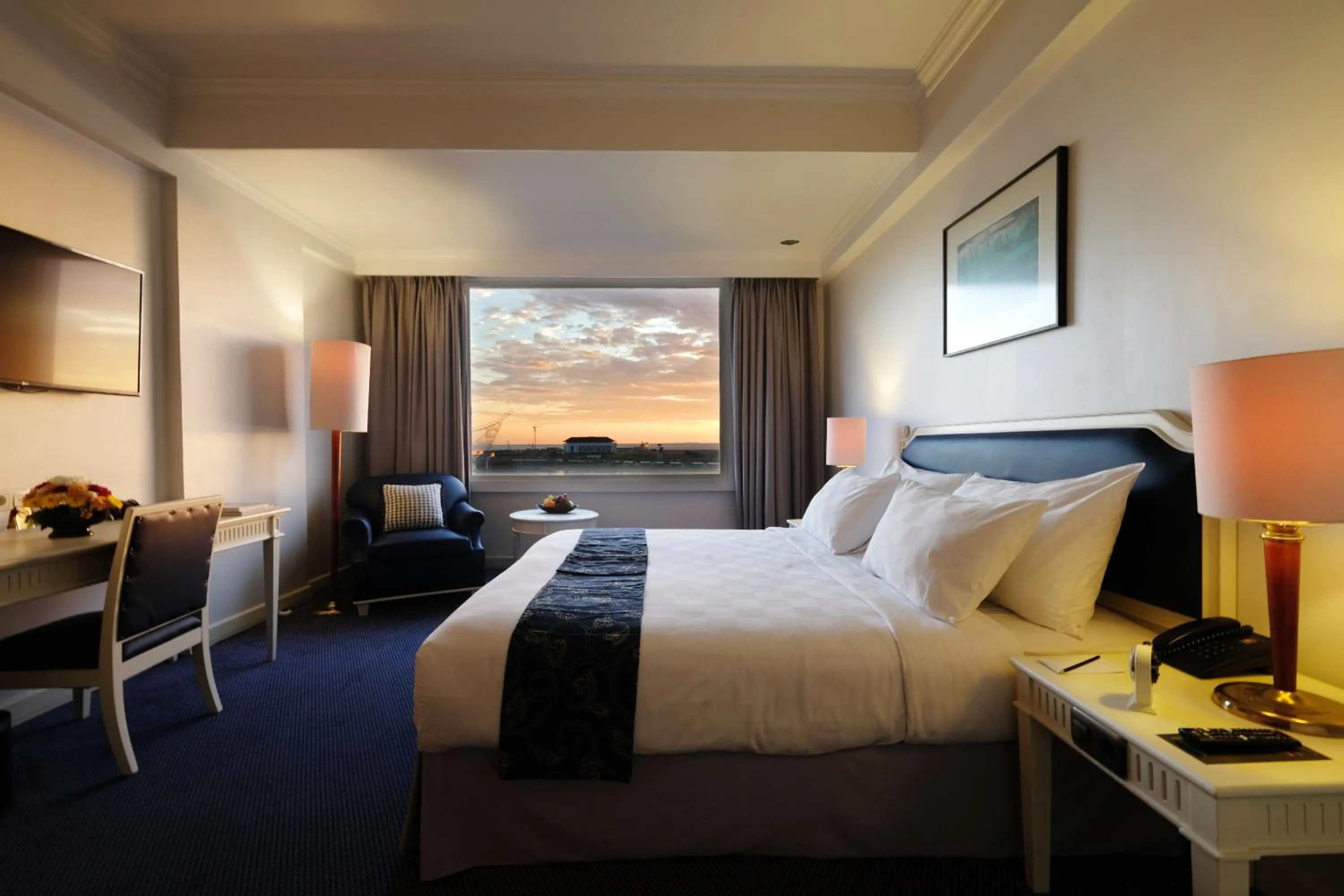 Deluxe Double or Twin Room with Sea View in Aryaduta Makassar