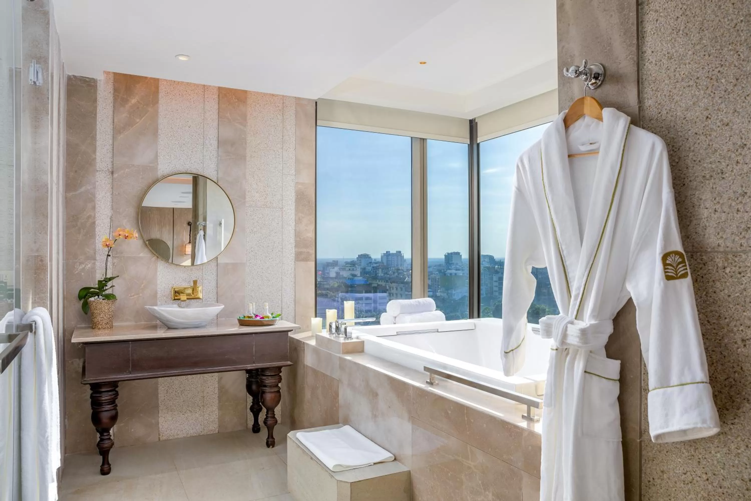 Massage, Bed in Pan Pacific Yangon