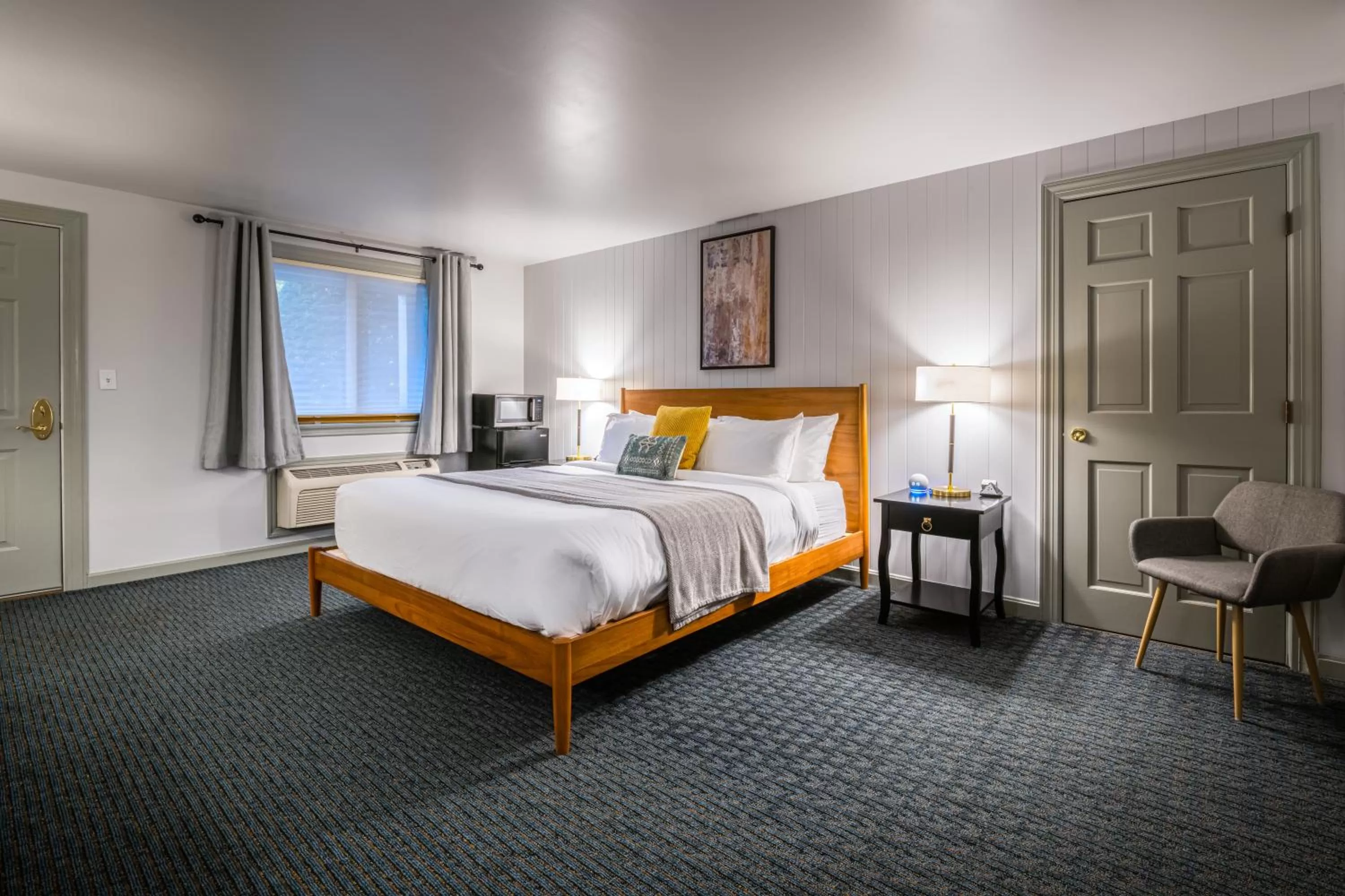 Superior King Room in Riverhouse by Weekender formerly Jack Daniels Inn