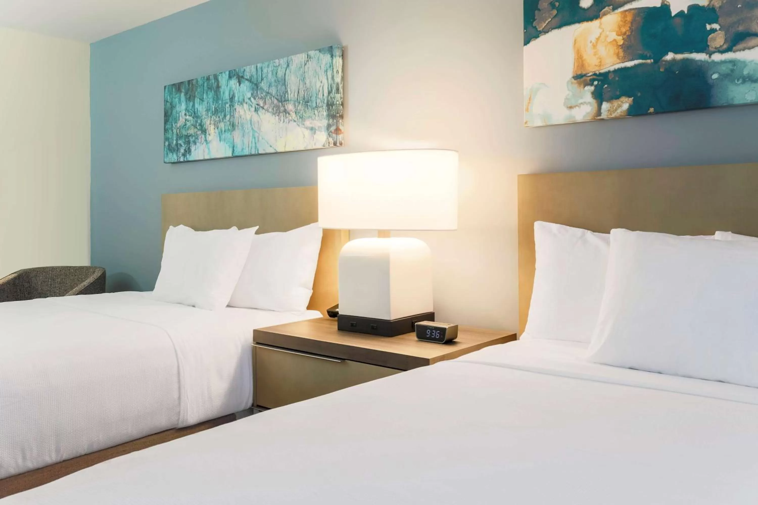 One-Bedroom Suite with Two Queen Beds with Sofa Bed, Kitchen and Tub - Disability Access in Hyatt House Davis