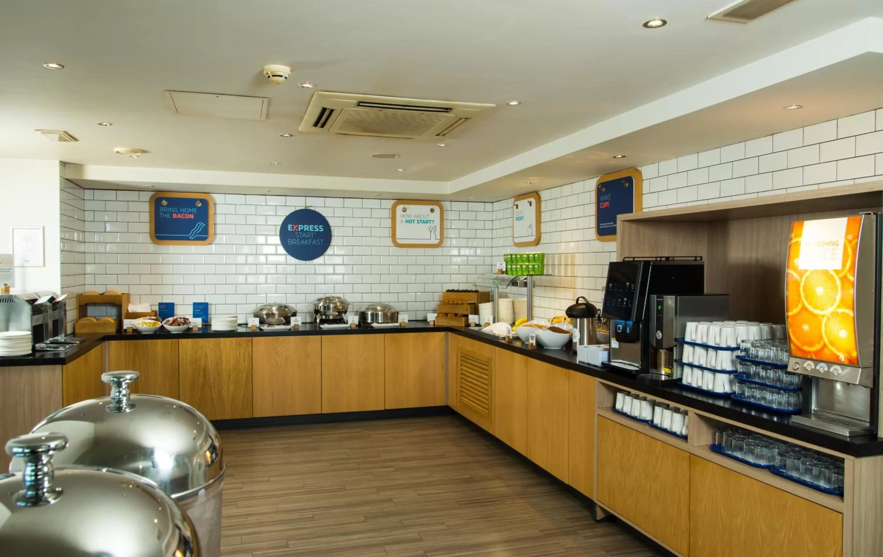 Breakfast in Holiday Inn Express Bath by IHG