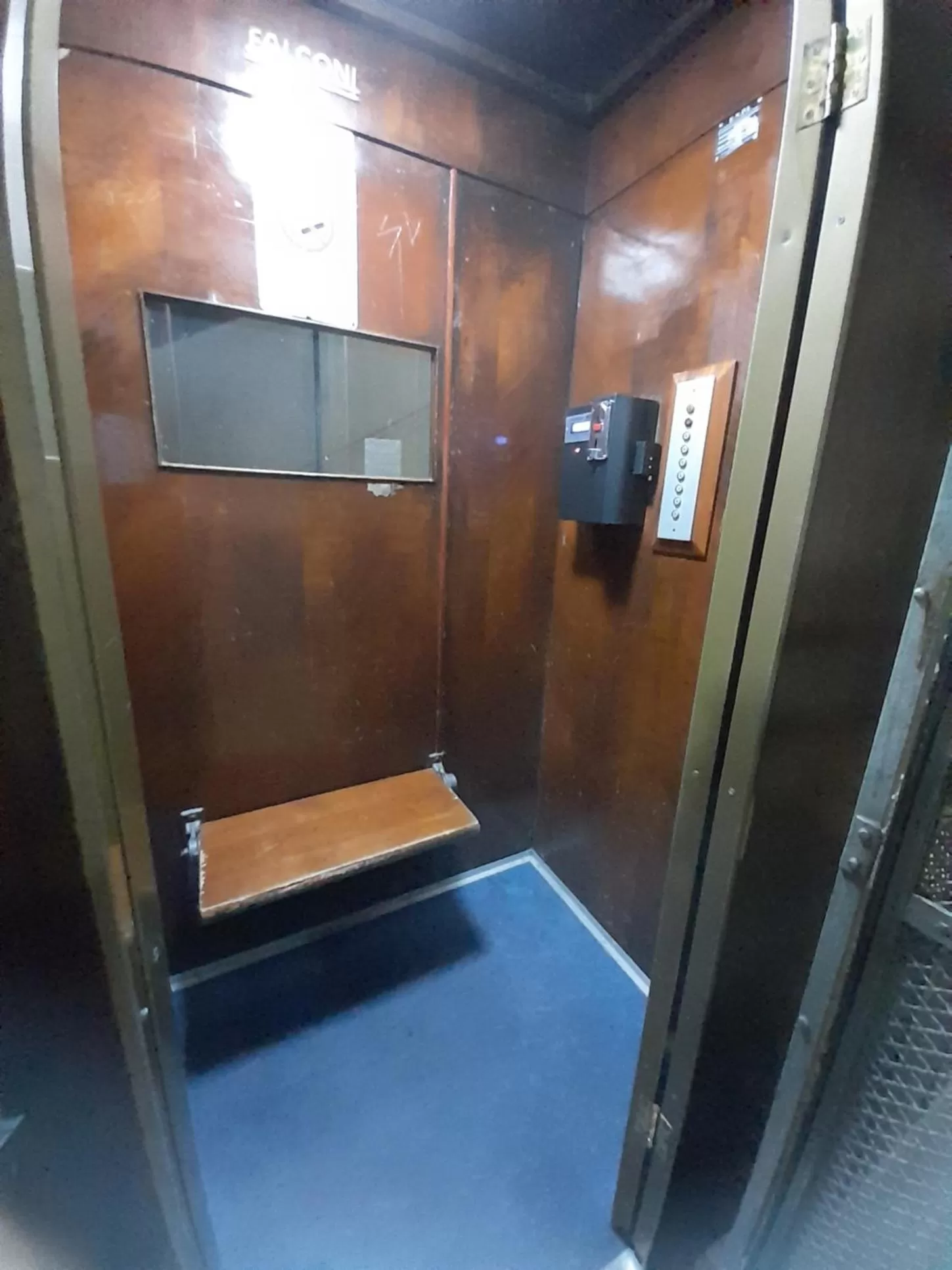 elevator in Lavilletta B&B