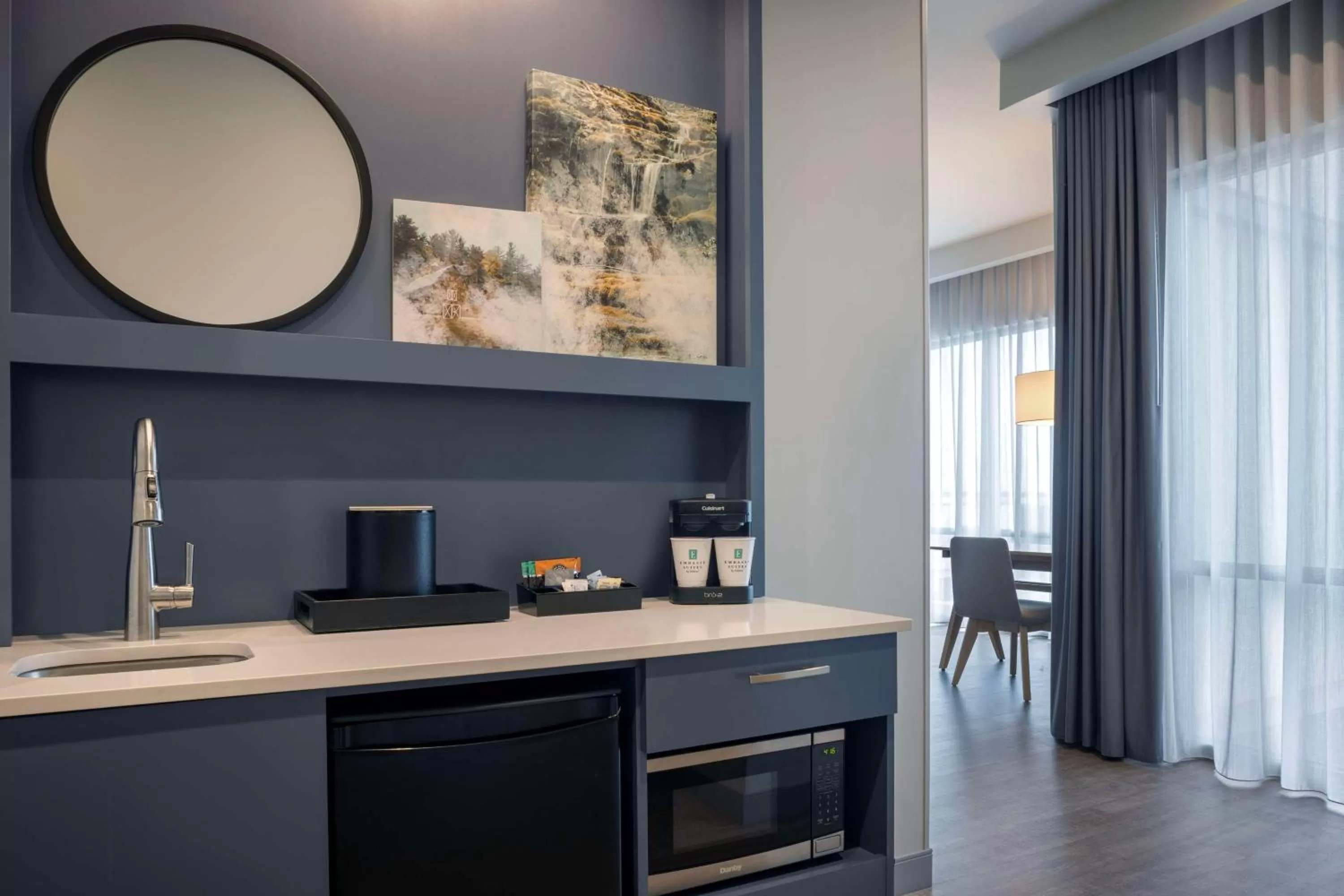 Corner King Suite with City View in Embassy Suites By Hilton Bowling Green