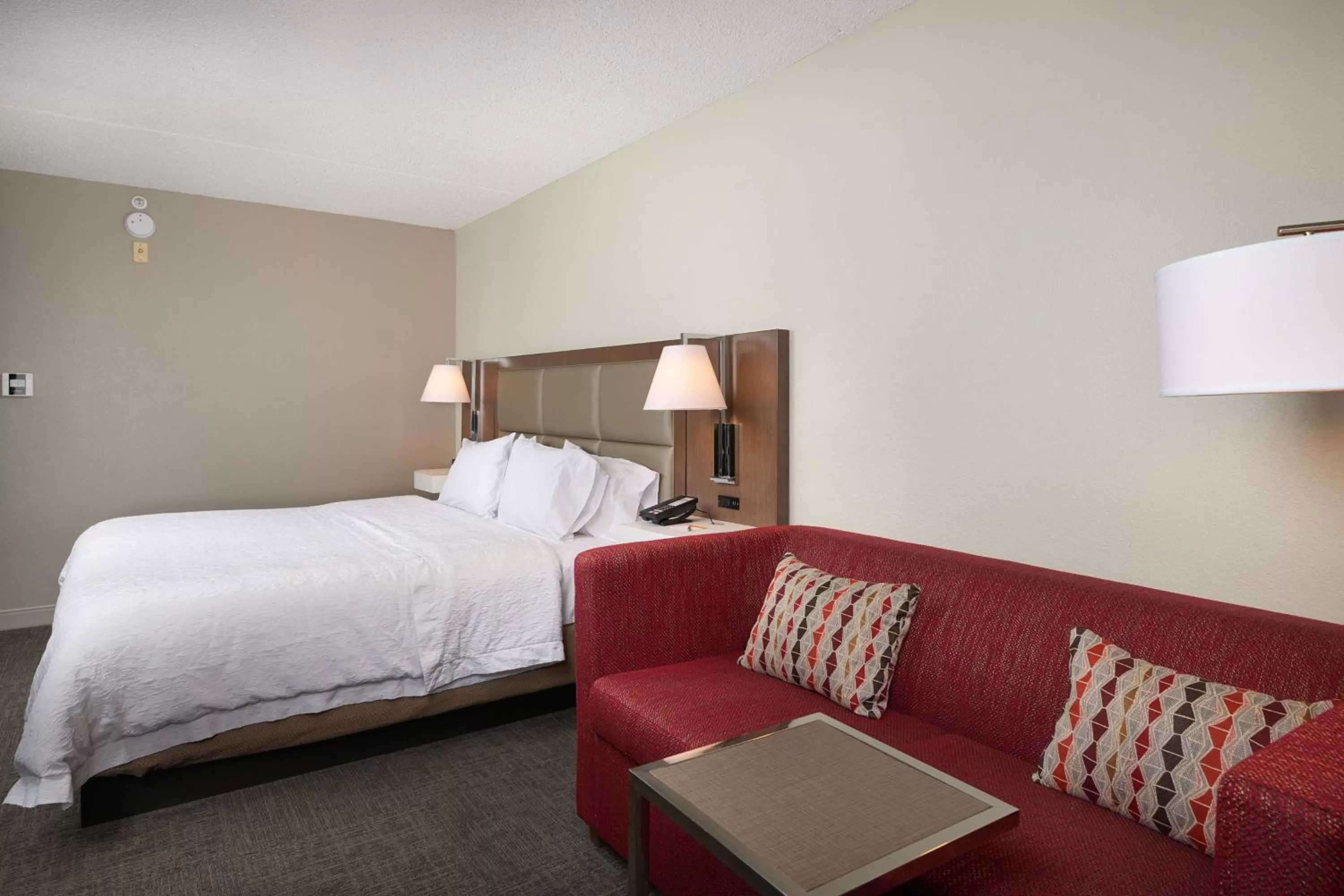 King Room with Sofa Bed and Study - Non-Smoking in Hampton Inn Glendale-Peoria
