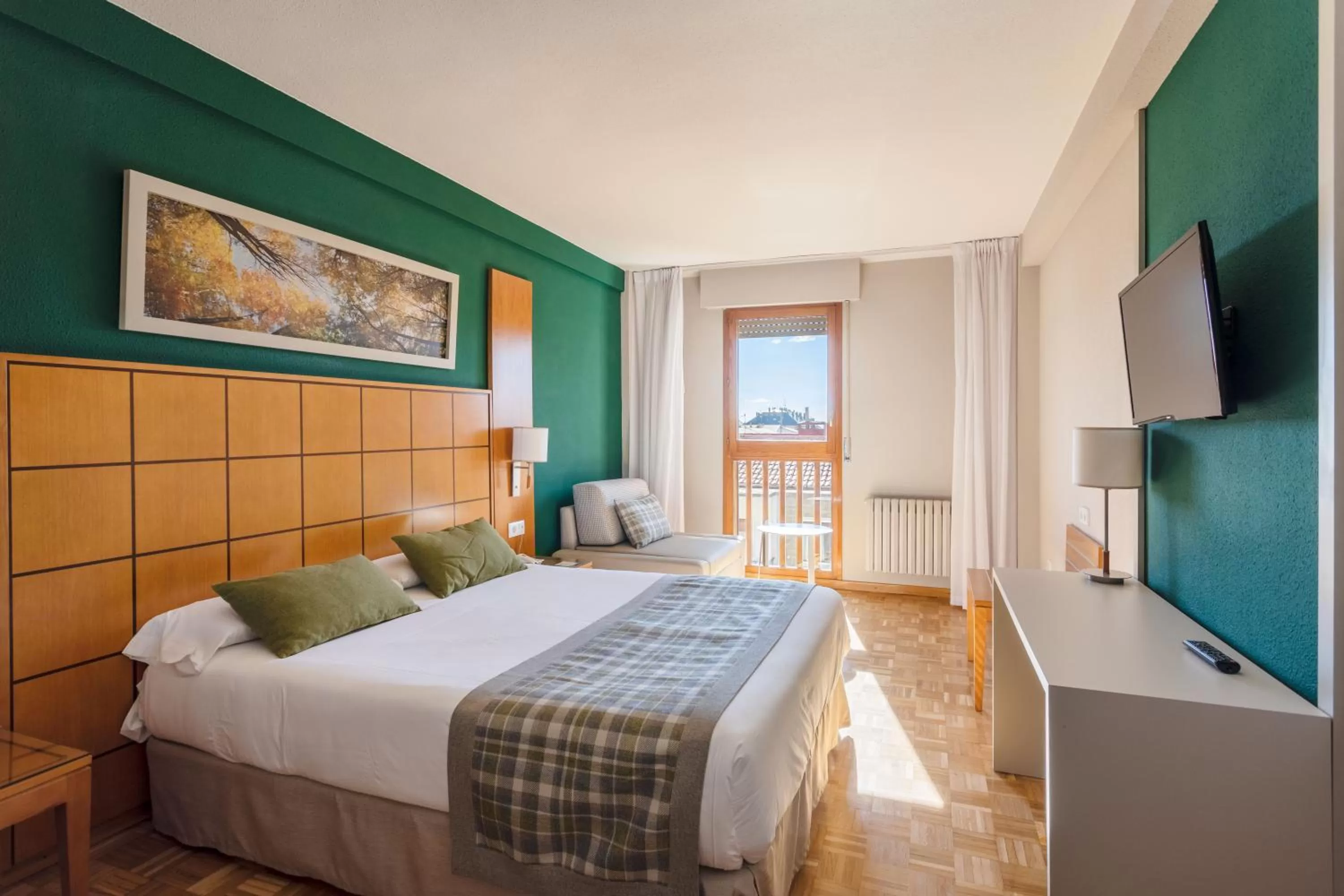 Queen Room in Gran Hotel de Jaca