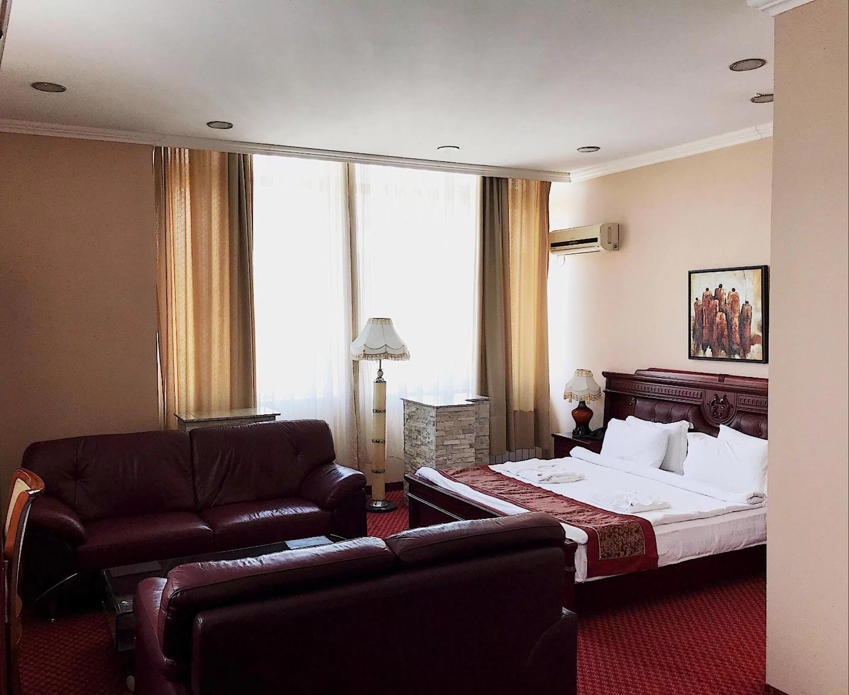 Deluxe Suite in Hotel Royal