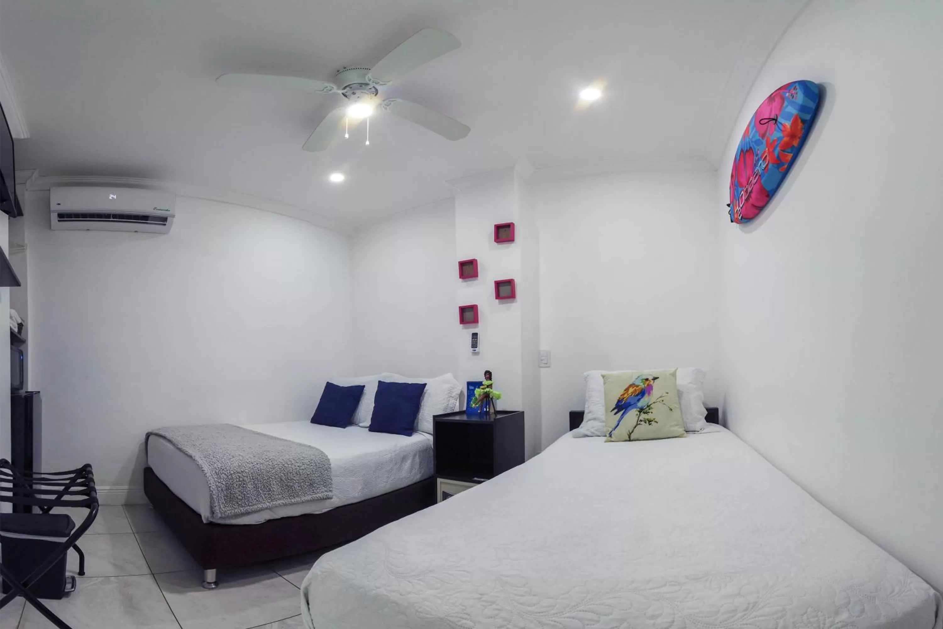 Comfort Triple Room with Shower in Hotel Las Lunas