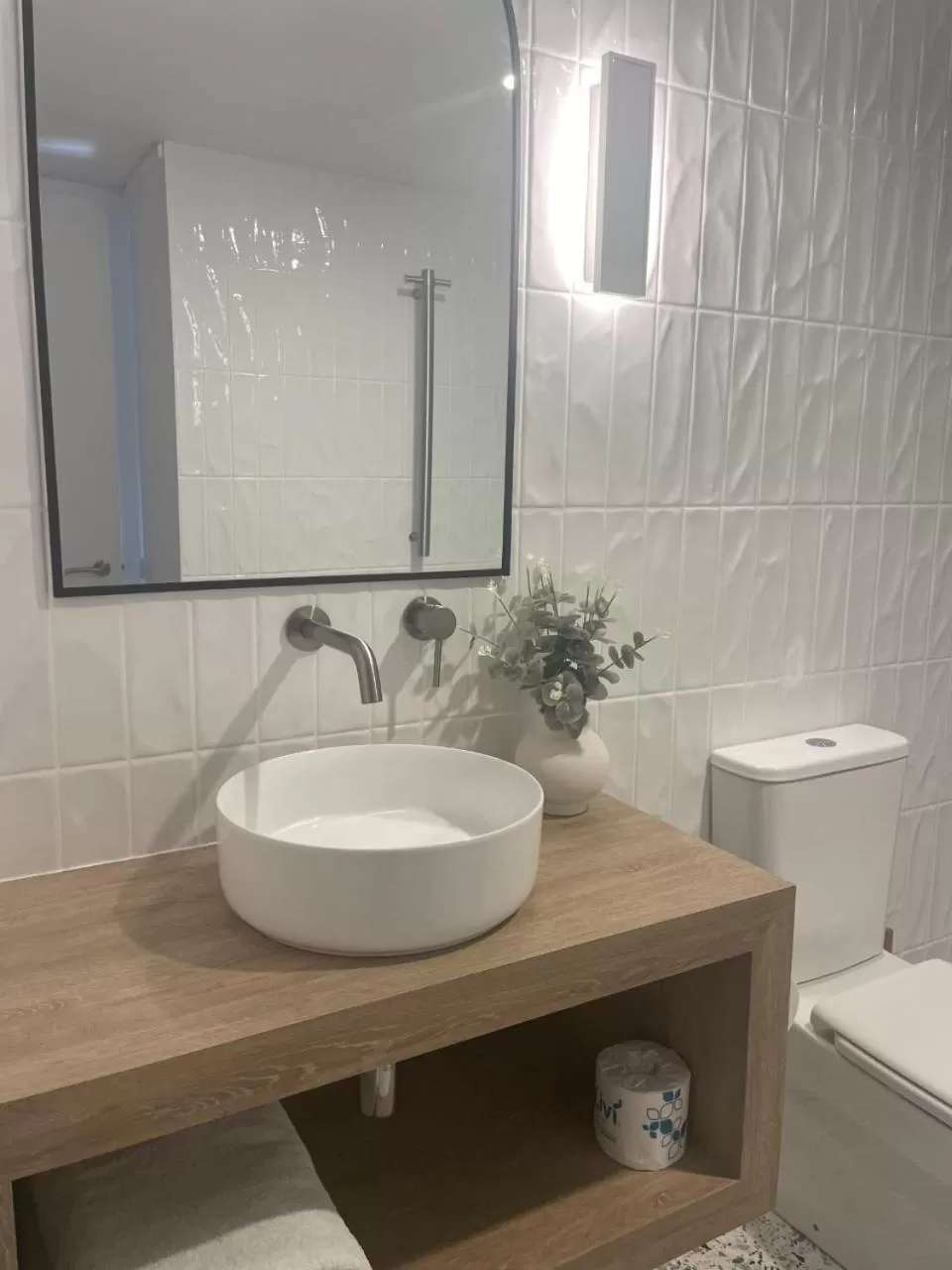 One-Bedroom Apartment with Spa Bath in Corrigans Cove