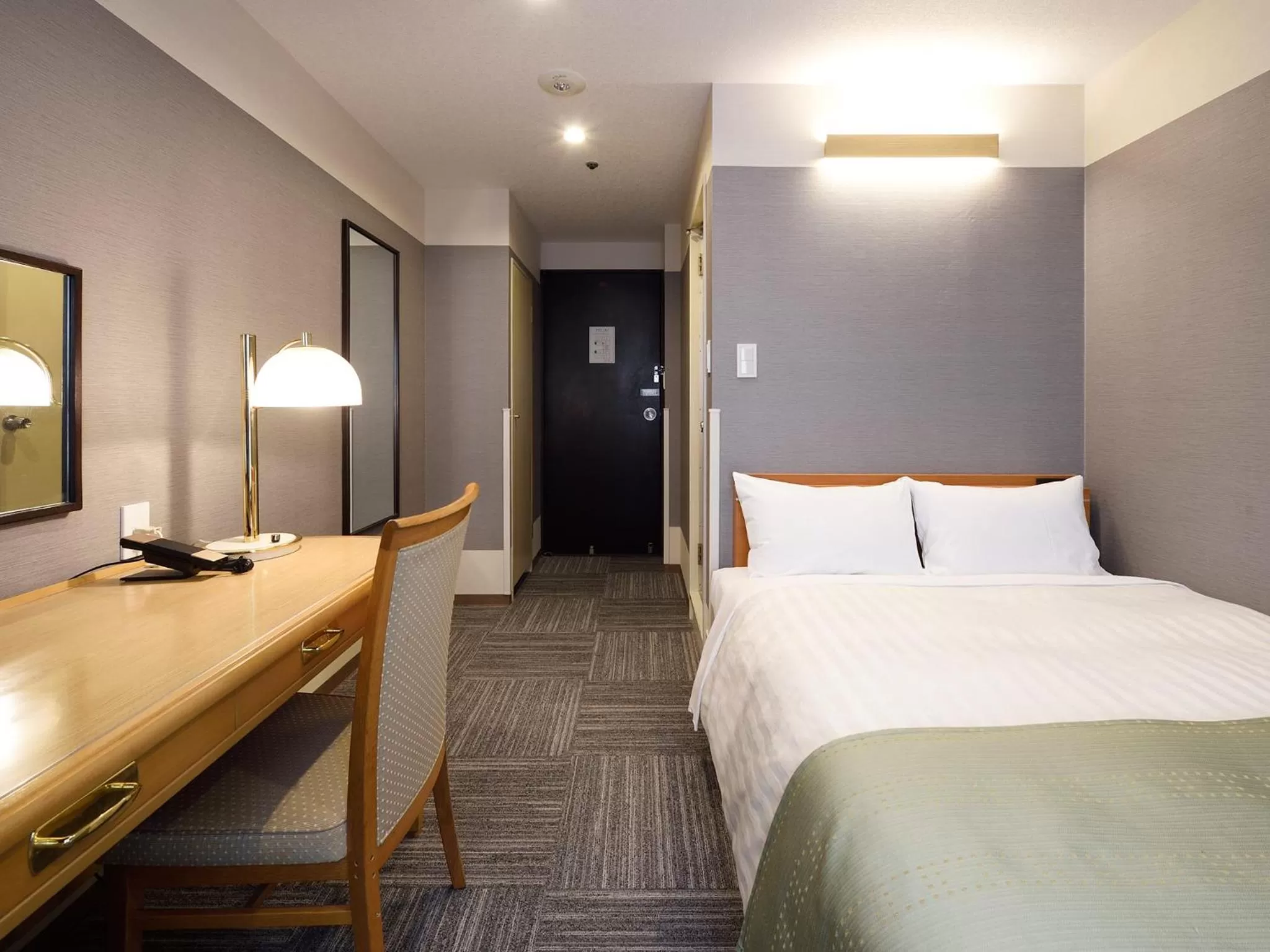 Economy Double Room - Smoking in Belmont Hotel