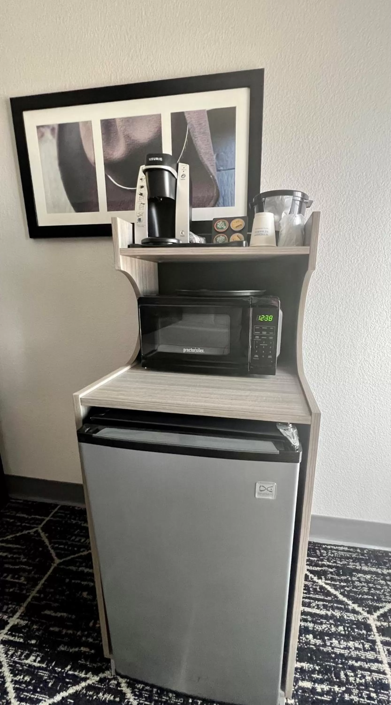 Deluxe King Room with Roll-In Shower - Mobility/Hearing Accessible - Non-Smoking in La Quinta by Wyndham Big Spring