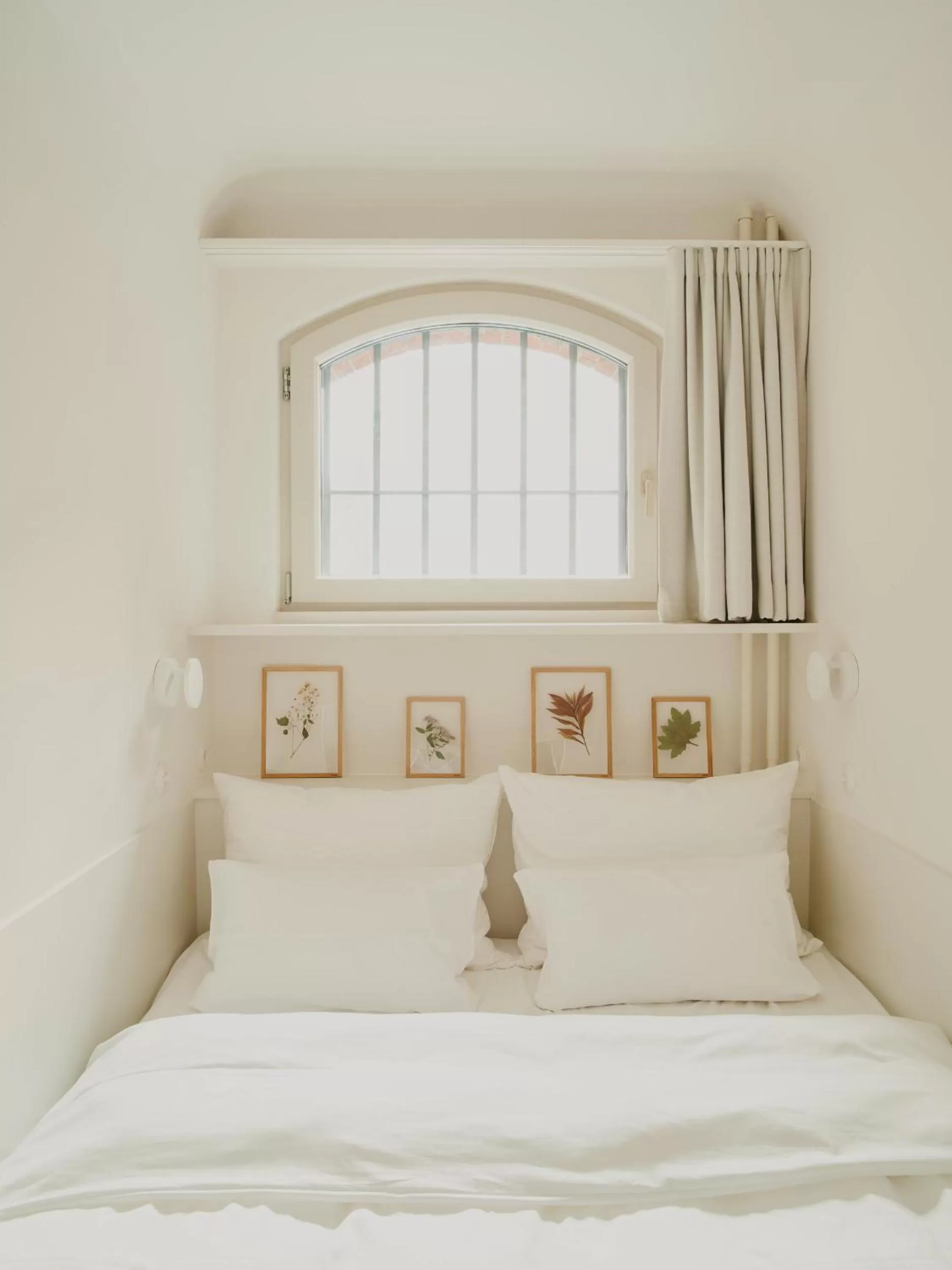 Cozy Double Room in Wilmina Hotel