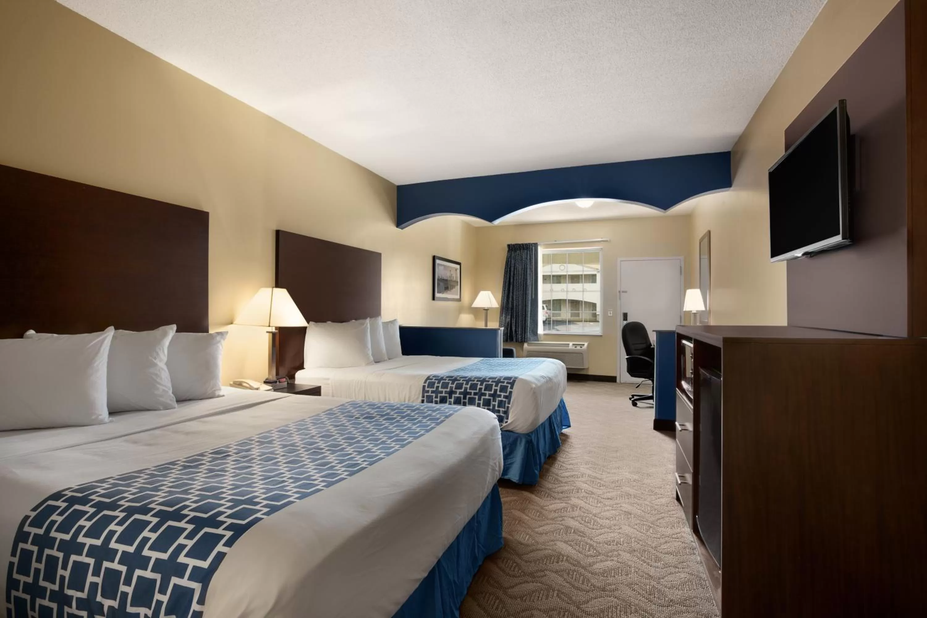 One-bedroom Suite with Four Queen Beds - Non-Smoking in Days Inn & Suites by Wyndham Cherry Hill - Philadelphia