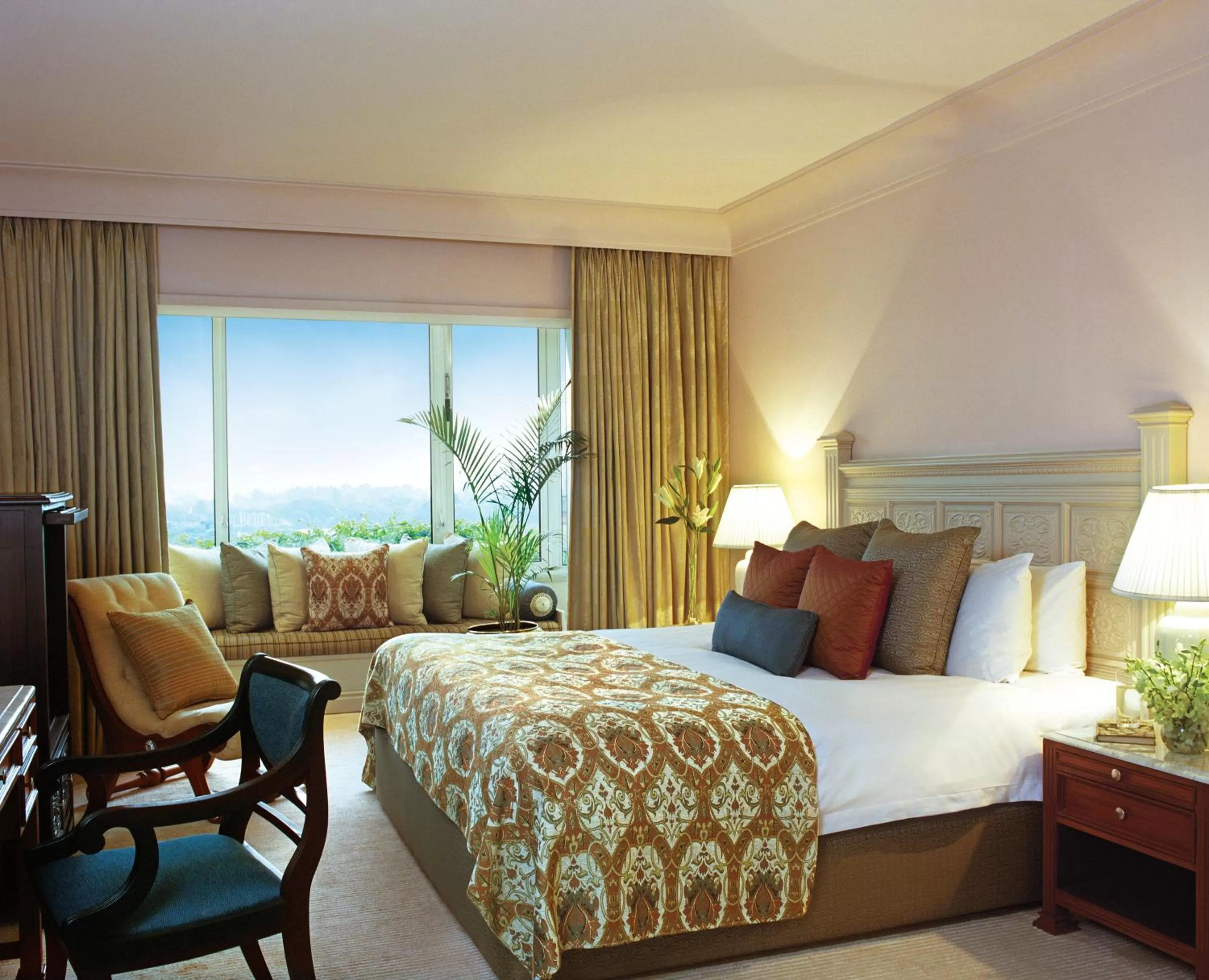 Taj Club with one way Airport transfers and Club Lounge access - single occupancy in Taj Bengal