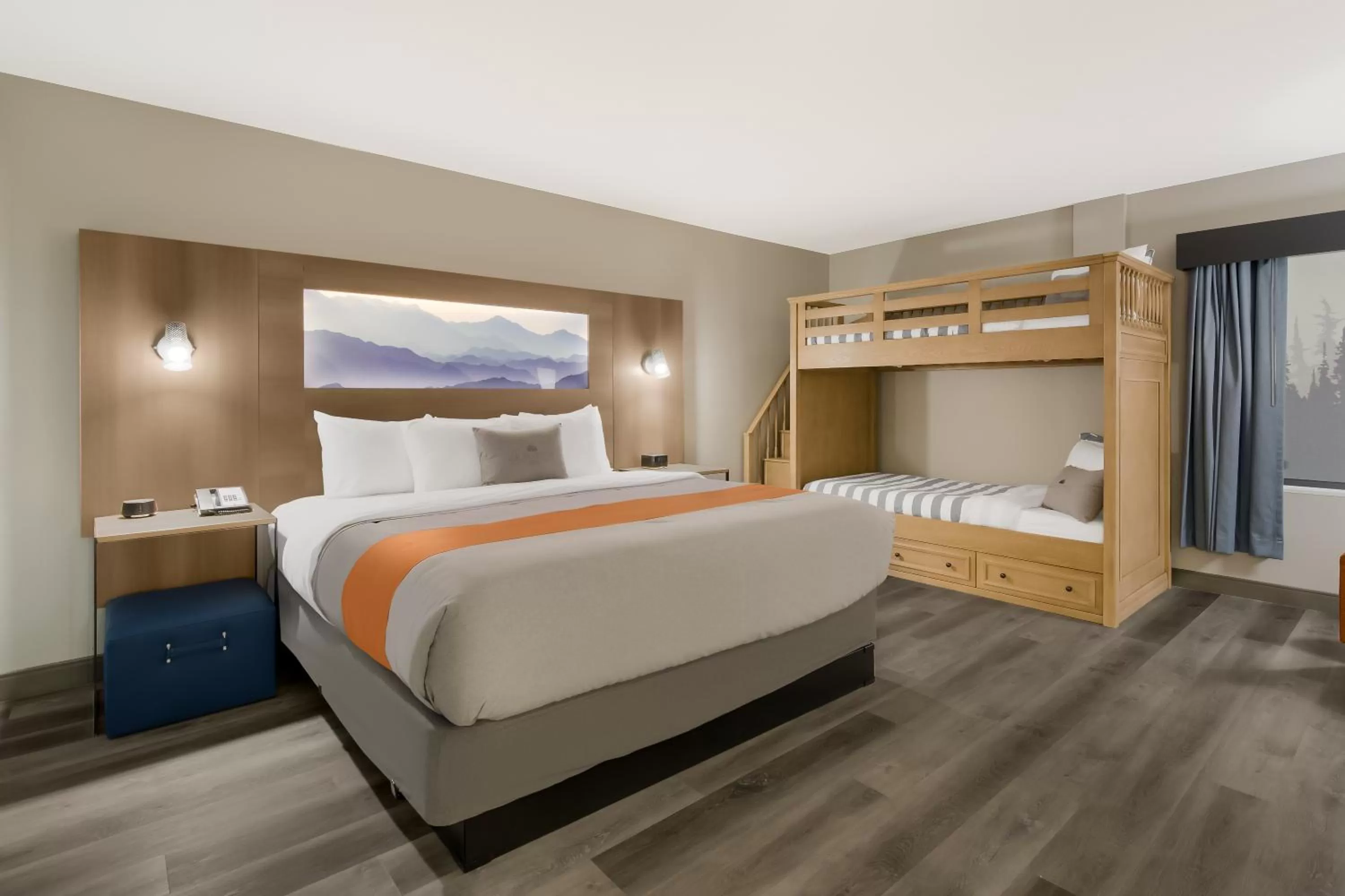 Family Suite in Graystone Lodge, an Ascend Collection Hotel