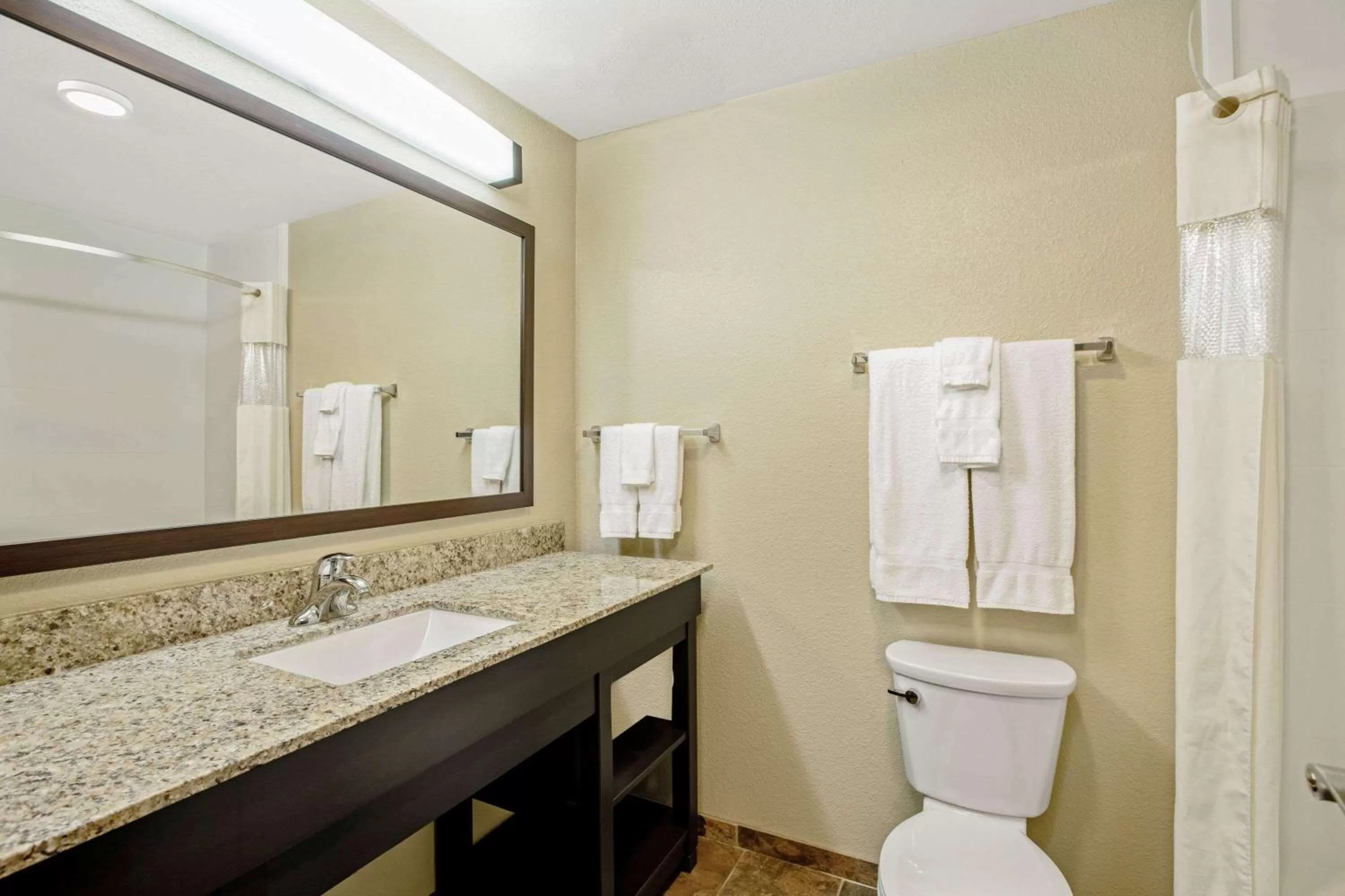 King Suite with Mobility/Hearing Impaired Access - Non-Smoking in La Quinta by Wyndham Gillette