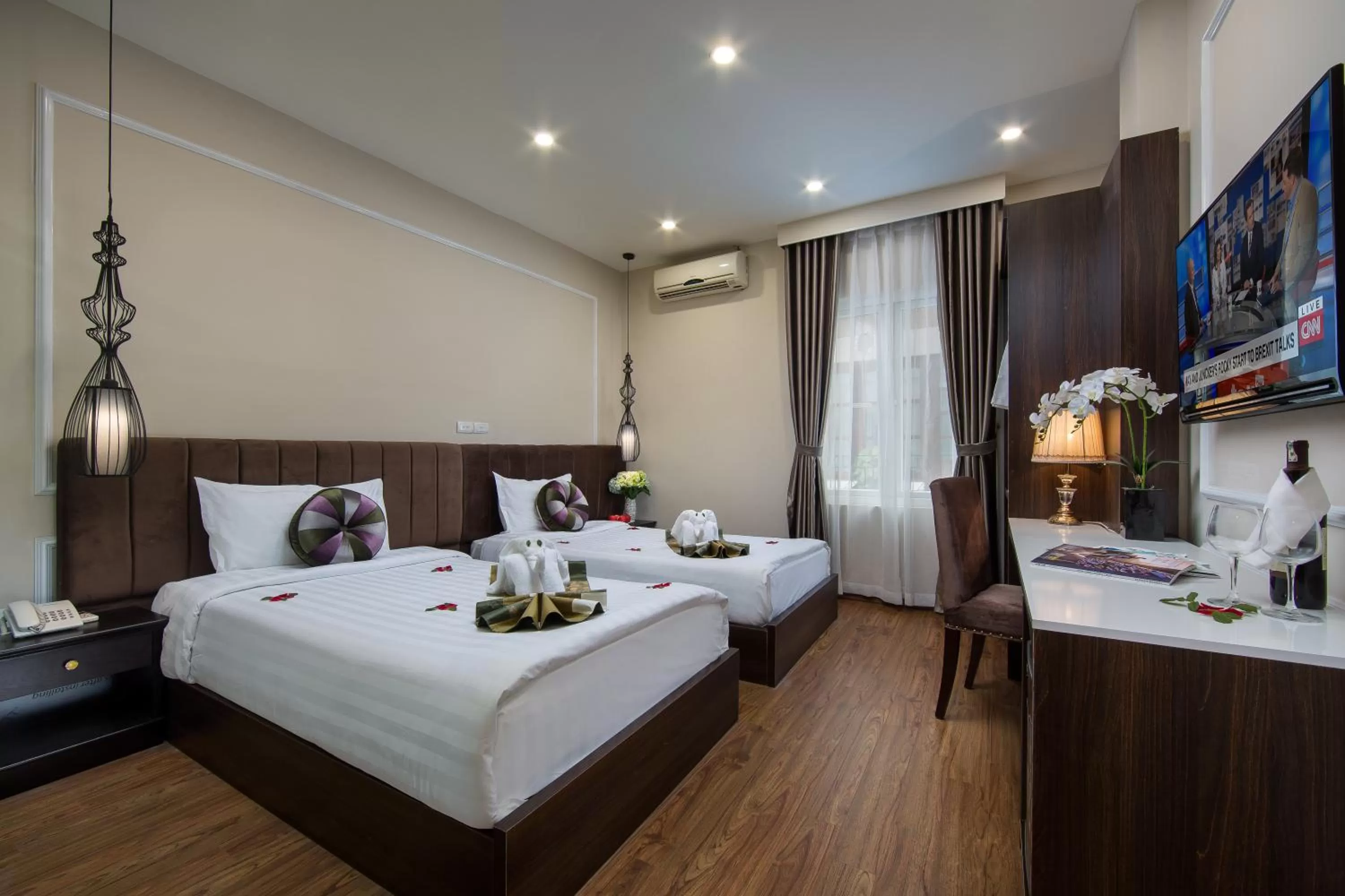 Deluxe Twin Room in Splendid Pearlight Hanoi