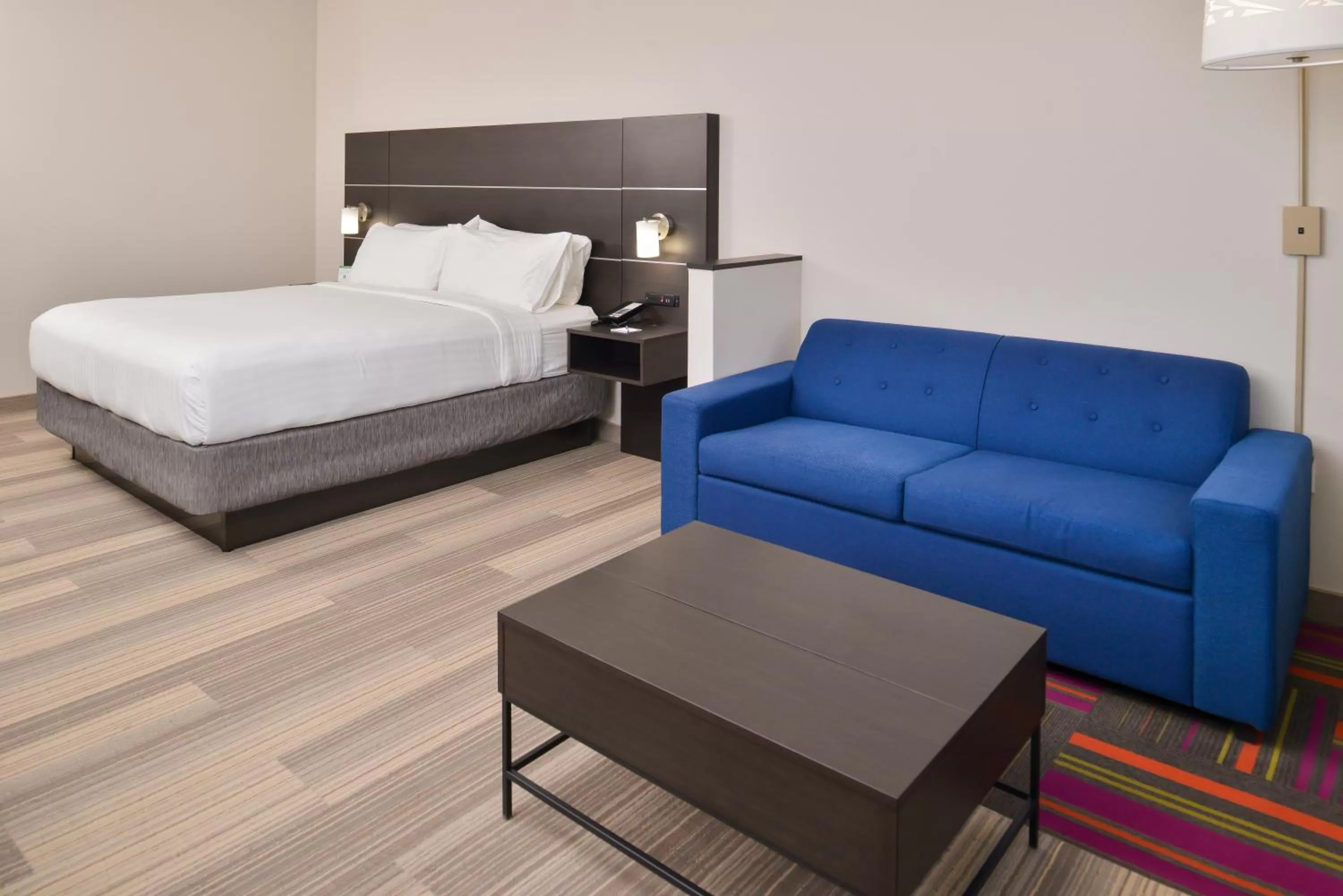 King Suite with Sofa Bed in Holiday Inn Express & Suites - Kansas City - Lee's Summit by IHG