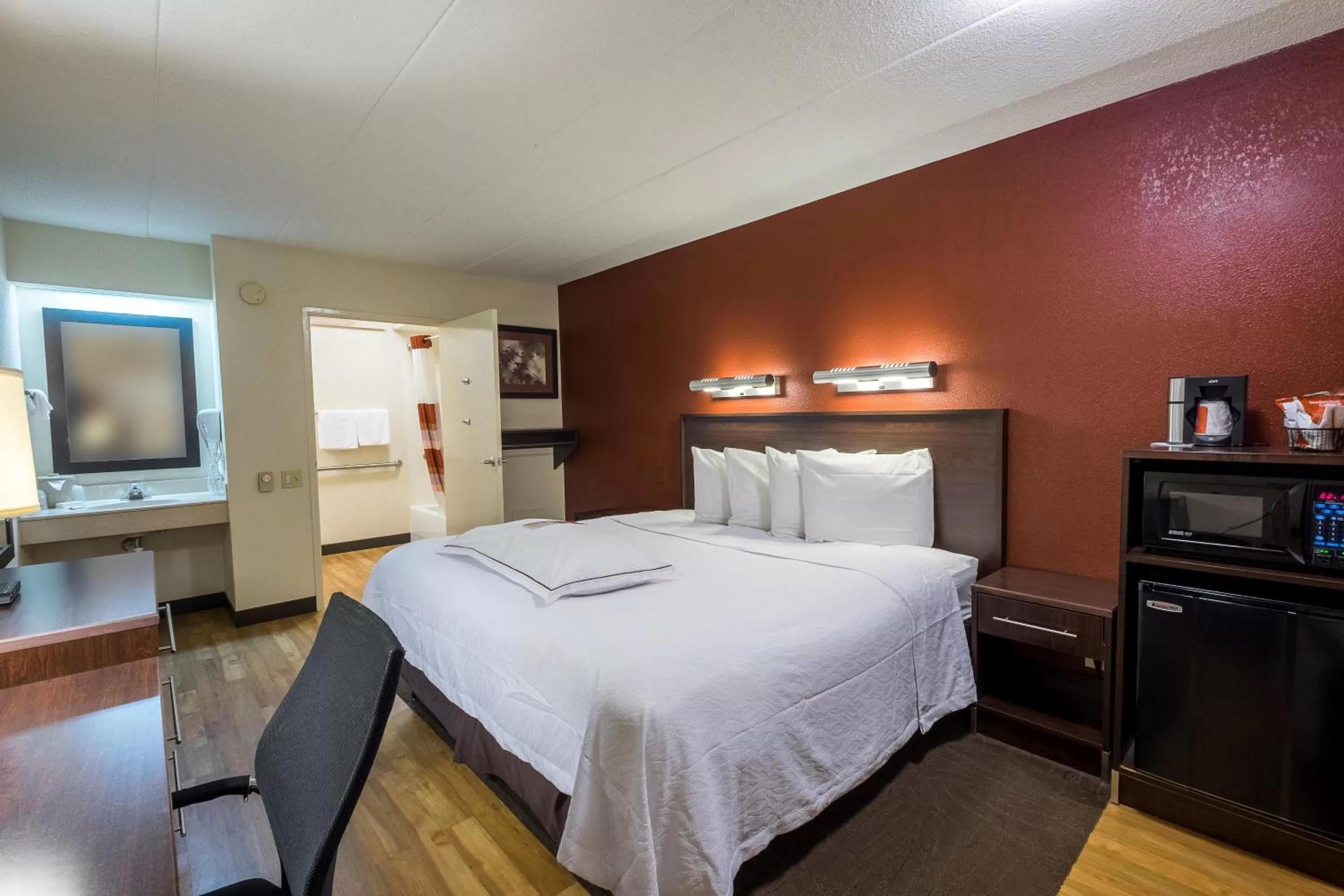 Premium King Room Disability Access Smoke Free (Upgraded Bedding & Snack Box) in Red Roof Inn PLUS+ University at Buffalo - Amherst