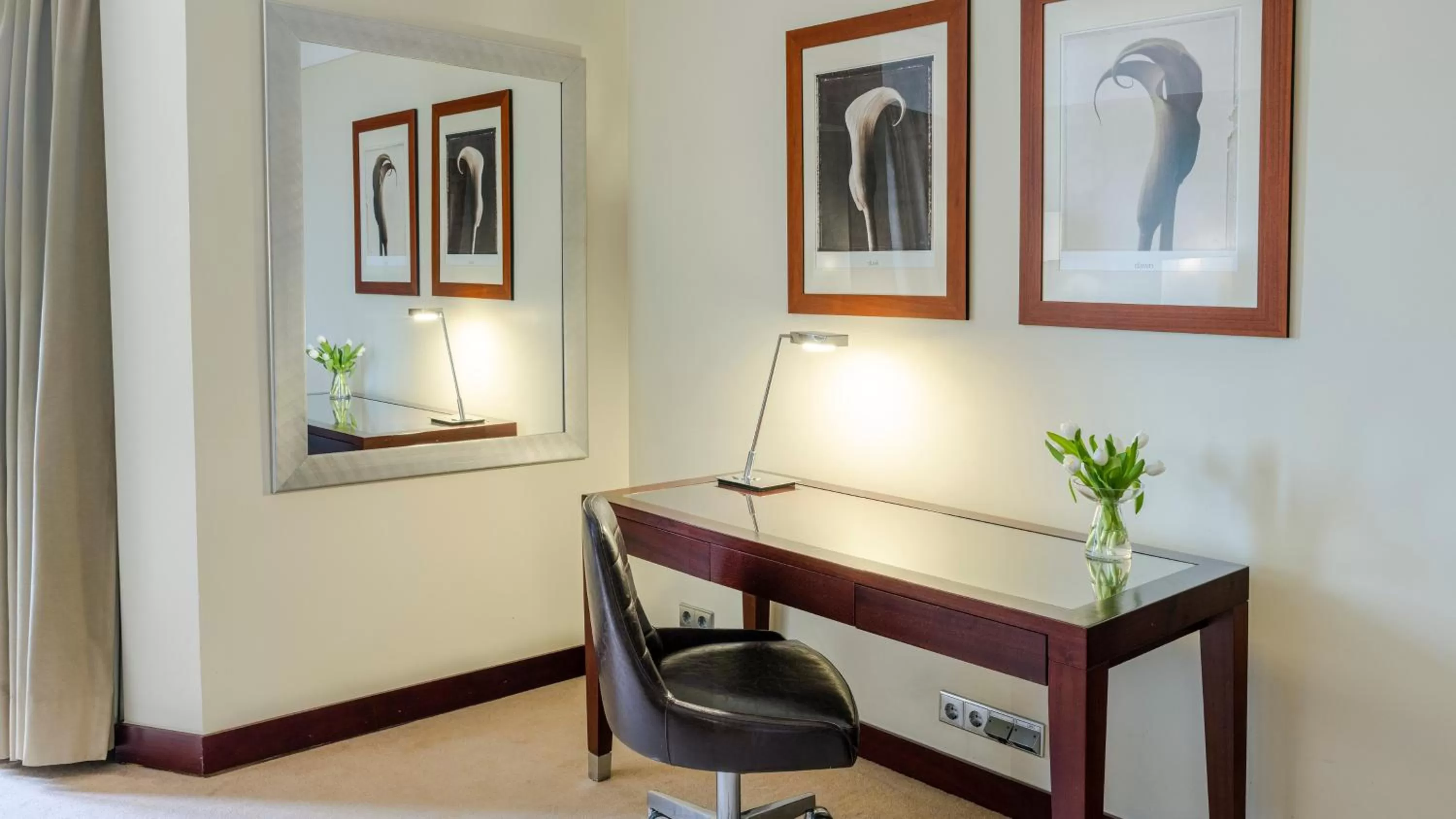 Junior King Suite with City View - High Floor in Crowne Plaza Porto by IHG