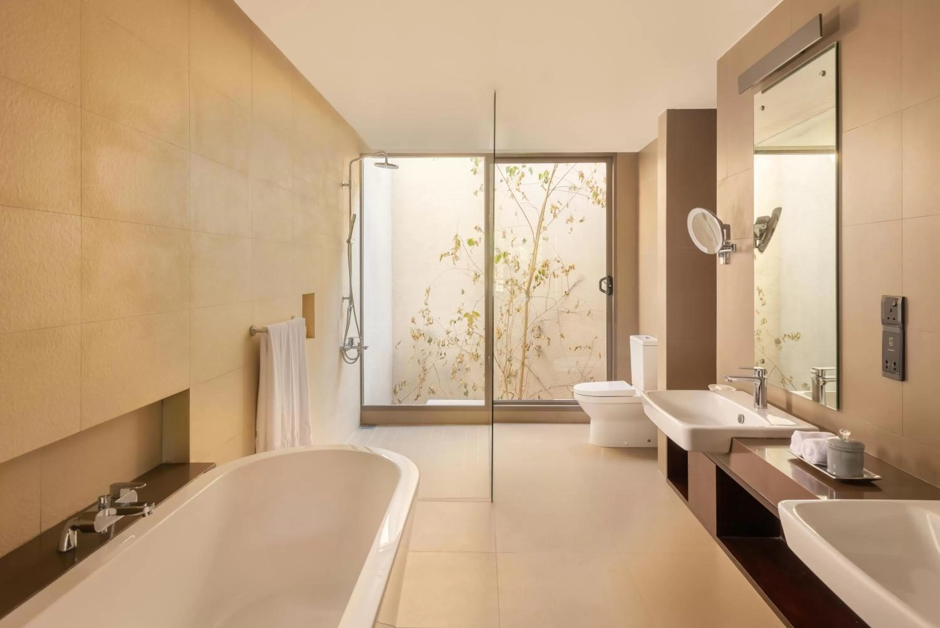 Luxury Queen - single occupancy in Jetwing Kandy Gallery, A Luxury Reserve