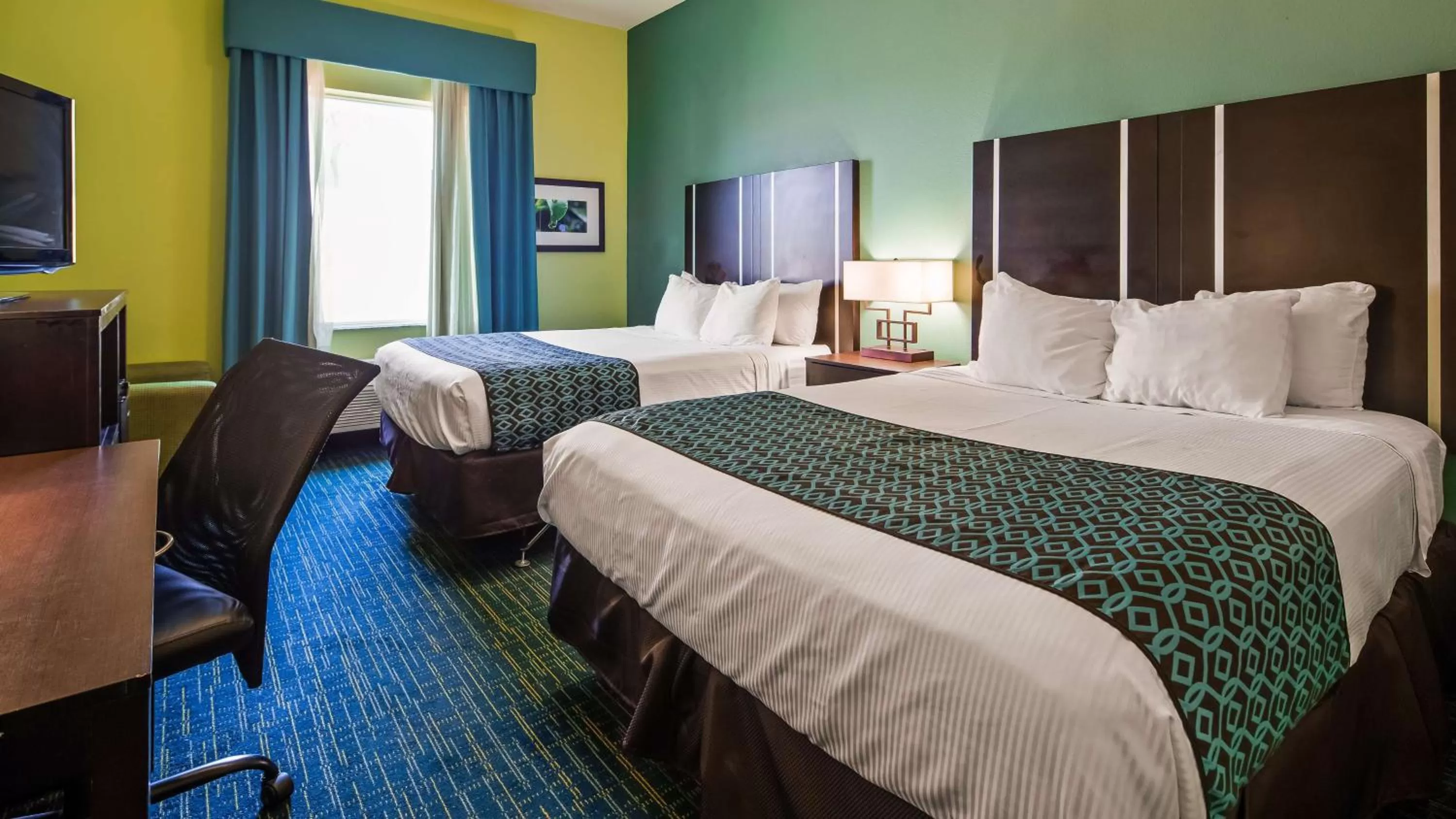 Queen Room with Two Queen Beds - Non-Smoking in Best Western Plus Carrizo Springs Inn & Suites