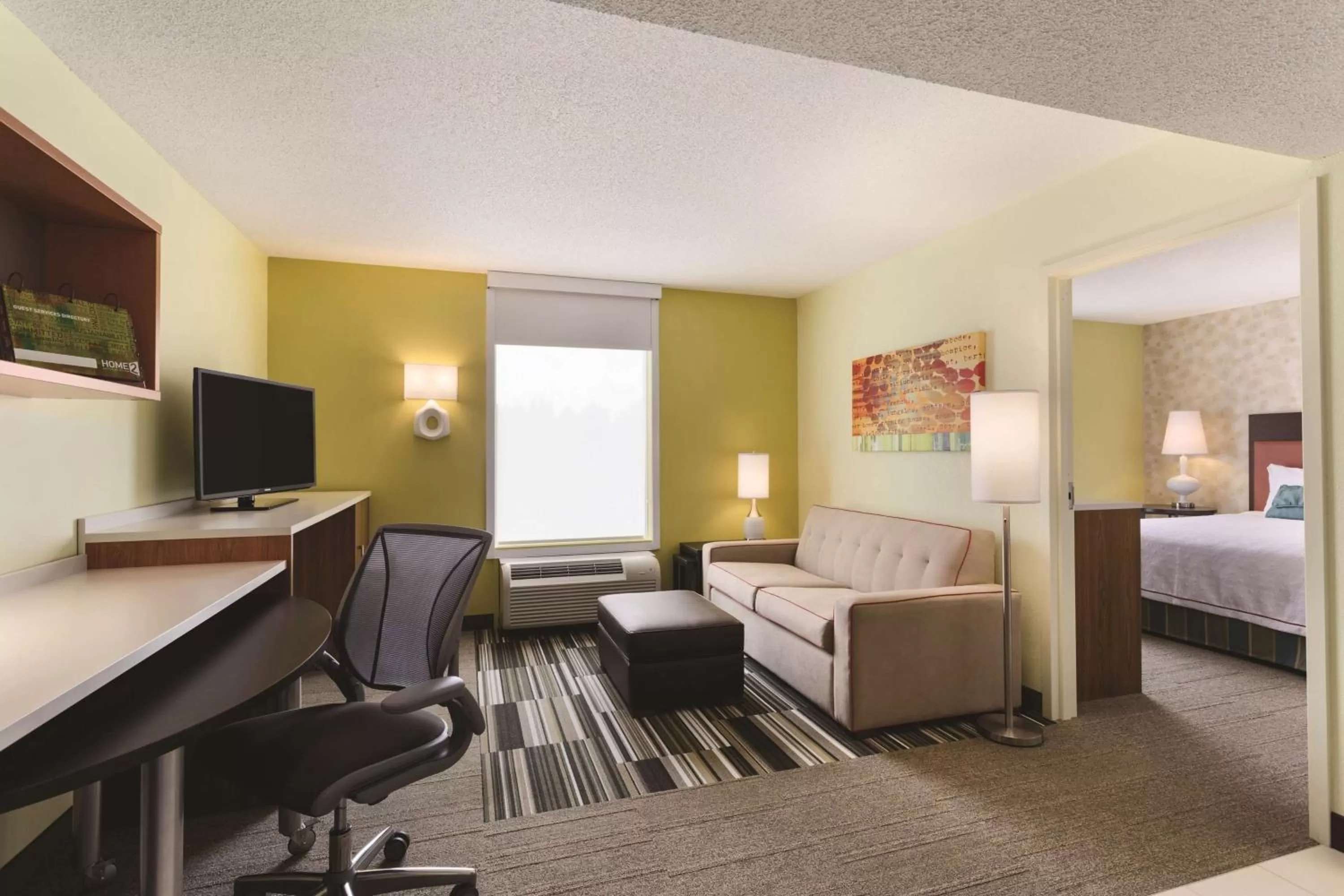 Queen Suite with Roll-In Shower - Mobility Access in Home2Suites Pittsburgh Cranberry