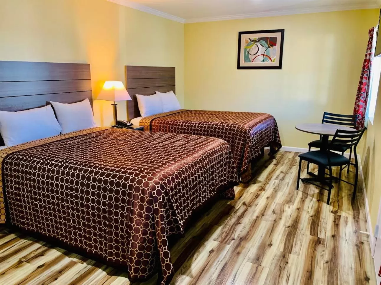 Queen Room with Two Queen Beds in Central Coast Inn Cayucos