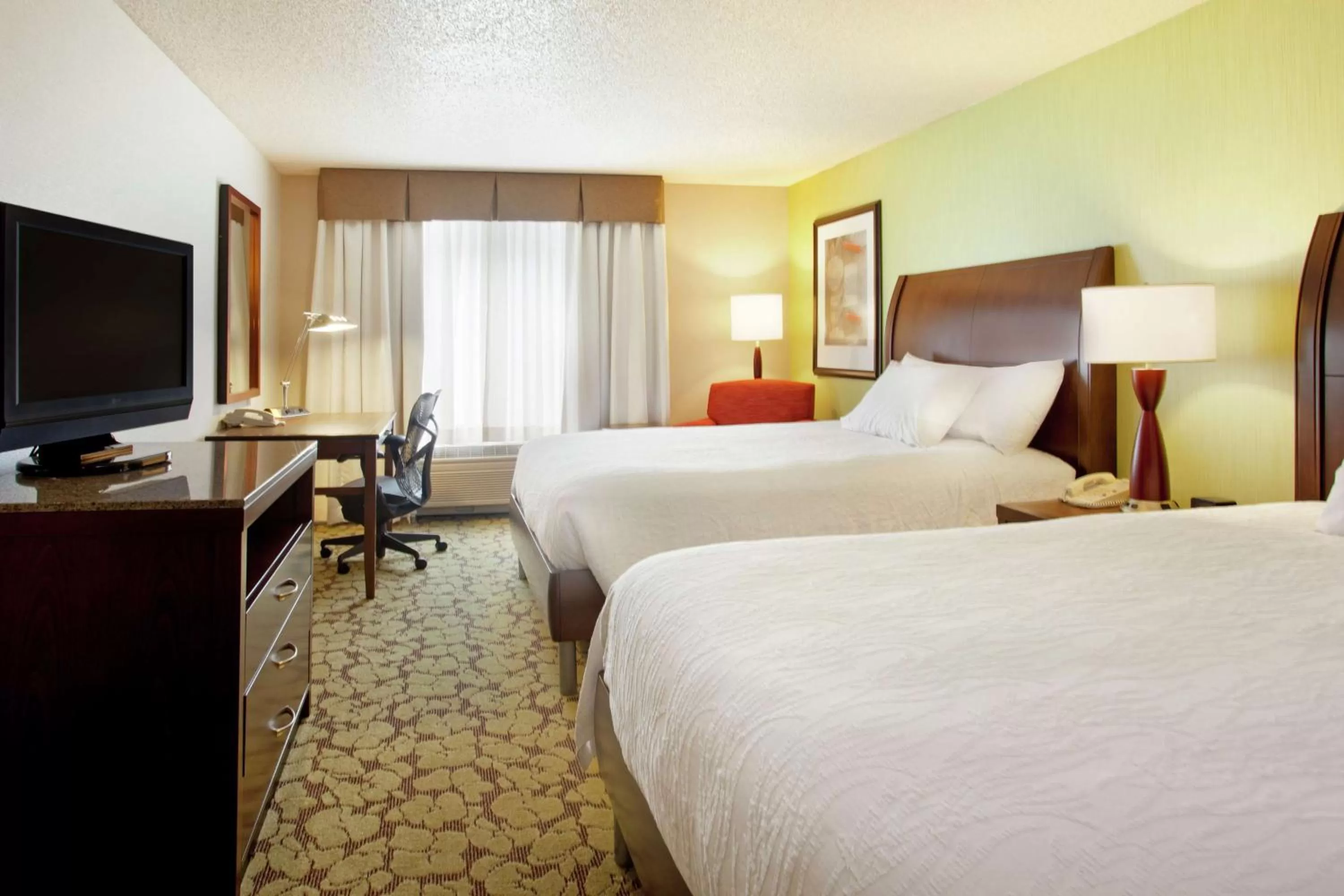 Premium Queen Room in Hilton Garden Inn Minneapolis/Eden Prairie