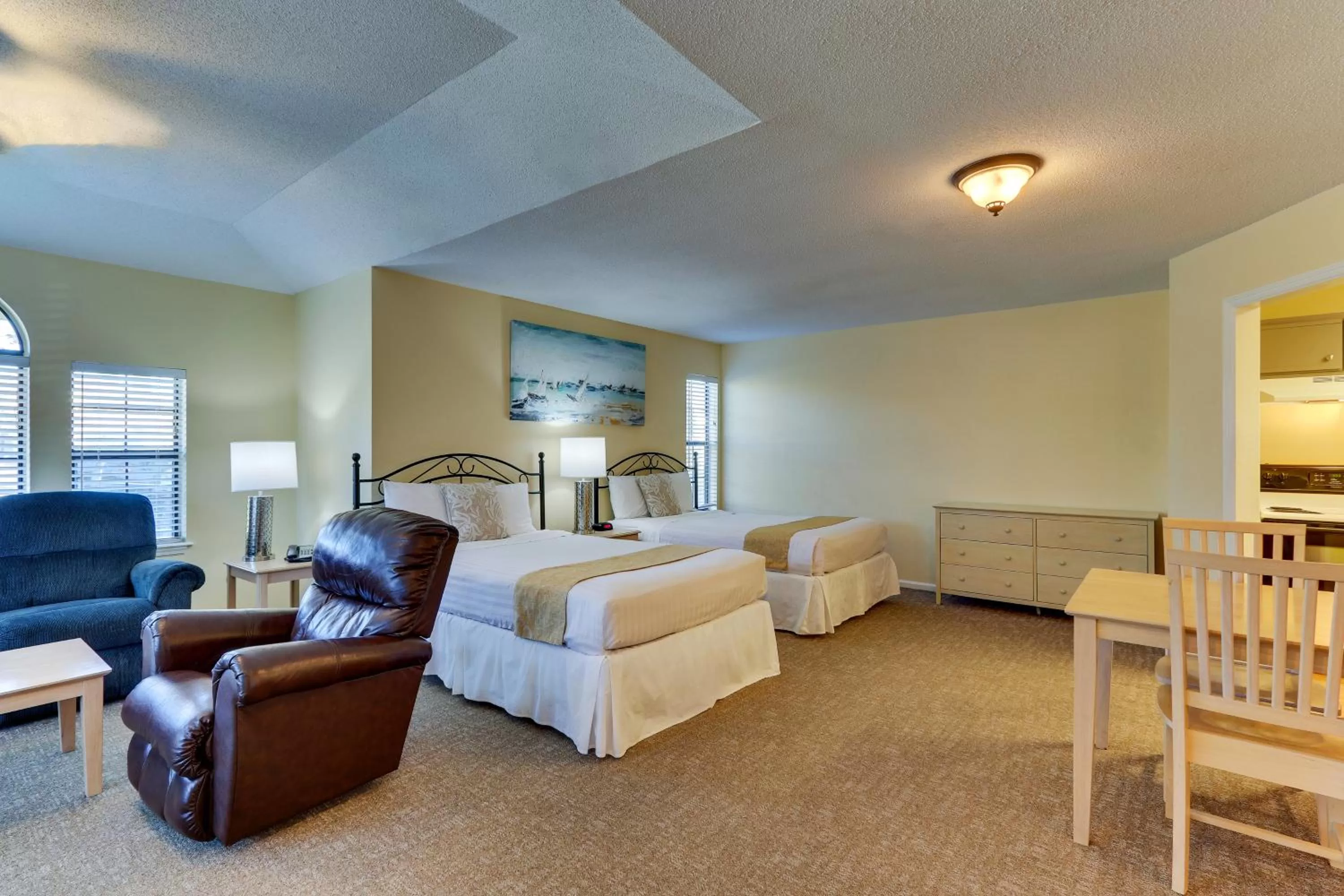 Double Suite with Two Double Beds in Mariners Suites - Kingsland