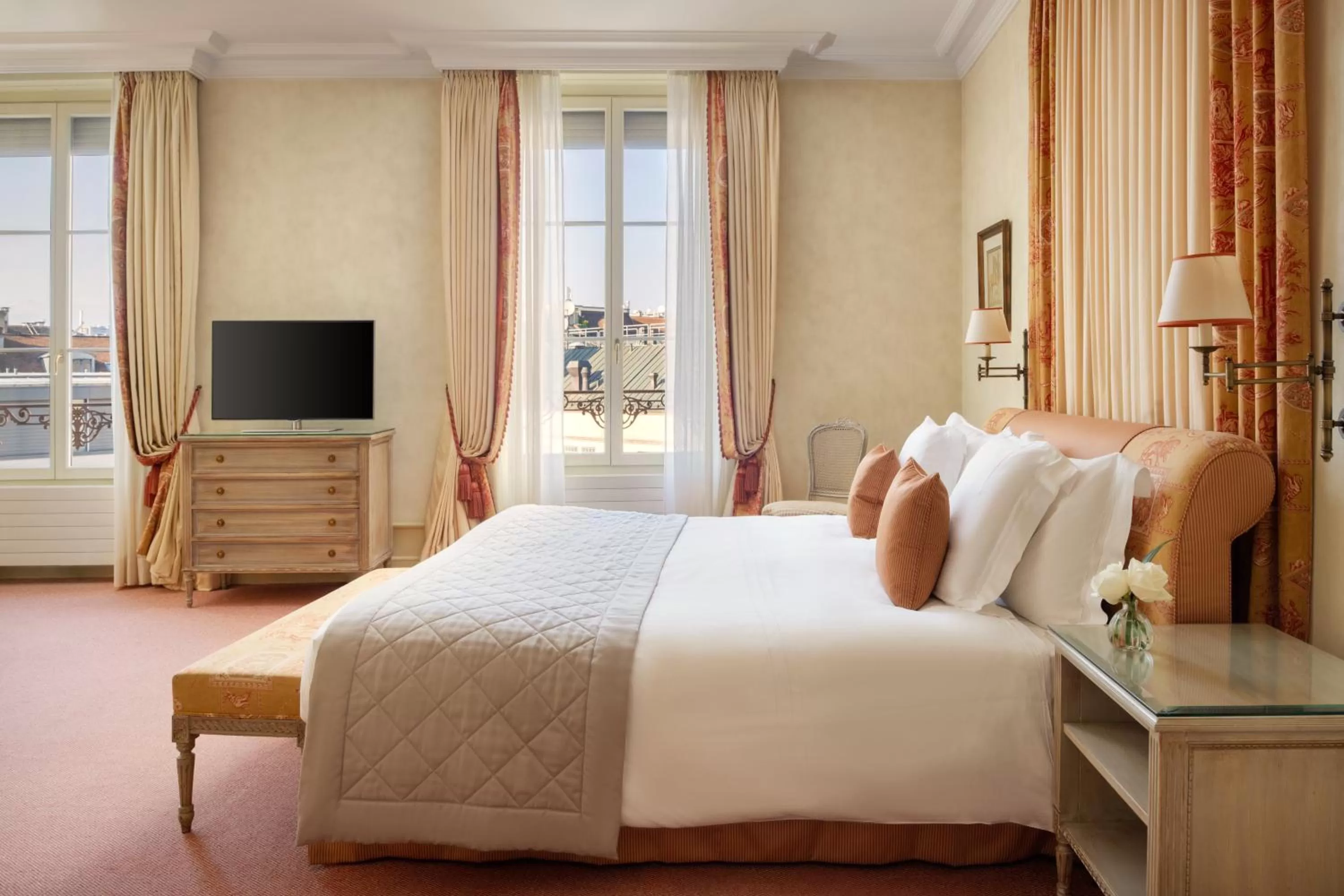 Junior Suite Ville View in Beau-Rivage Genève