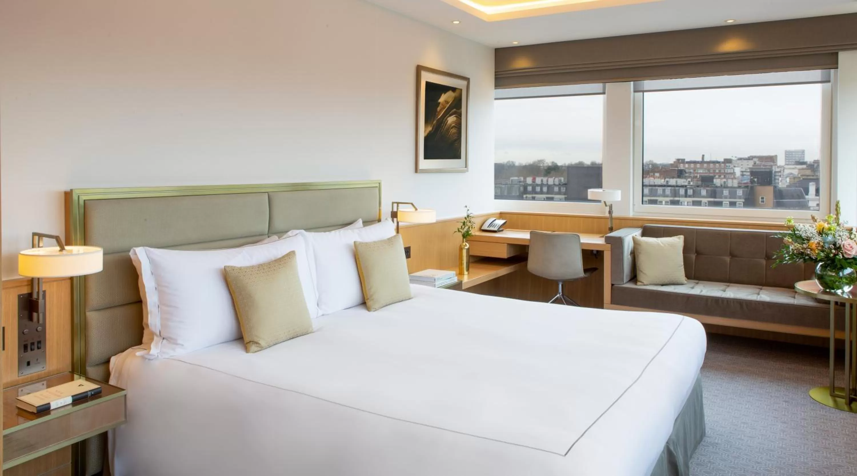 Deluxe Corner Room in Royal Lancaster London