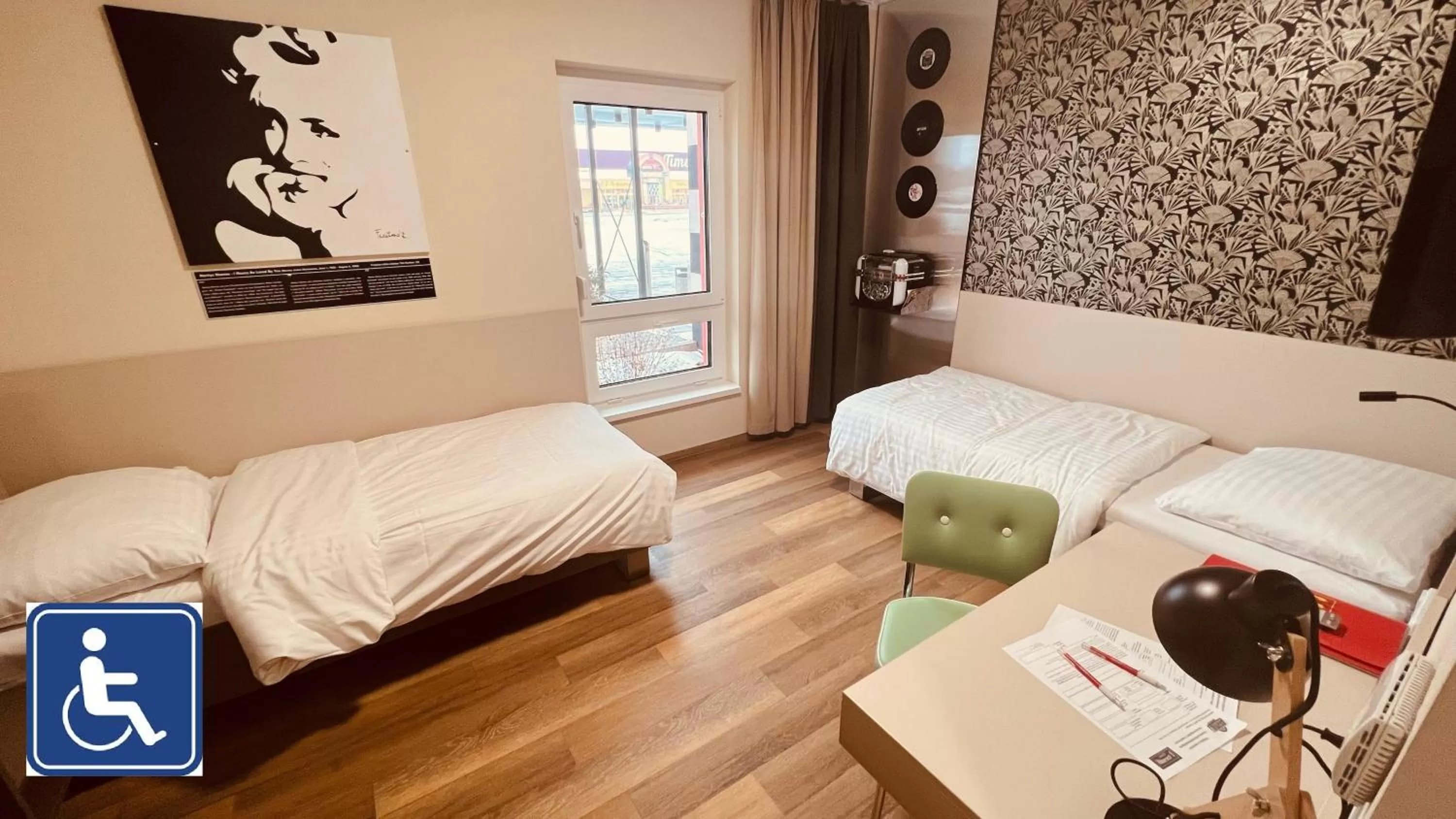 Twin Room - Disability Access in Jukebox Hotel