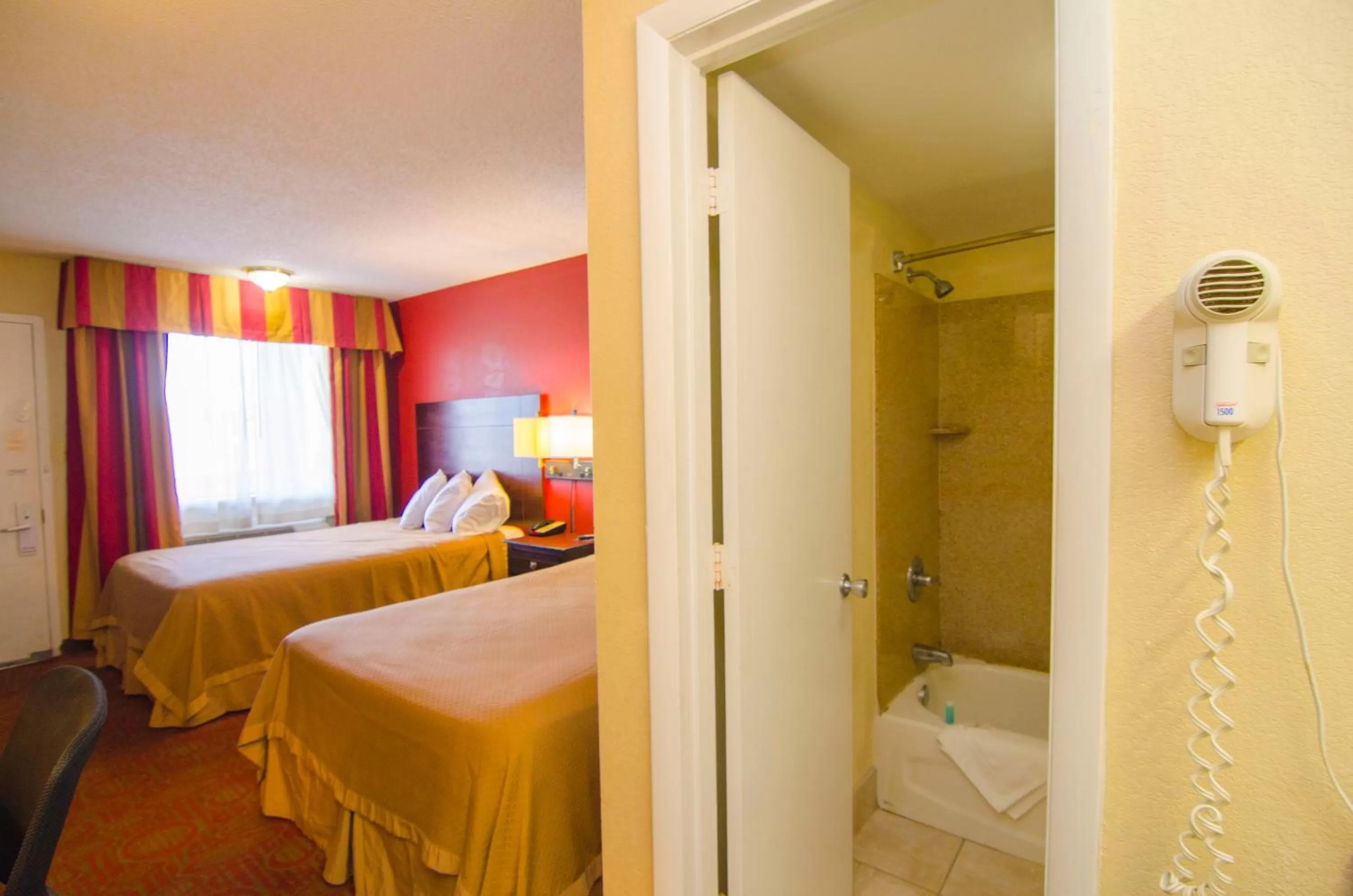 Double Room with Two Double Beds in Sunset Inn