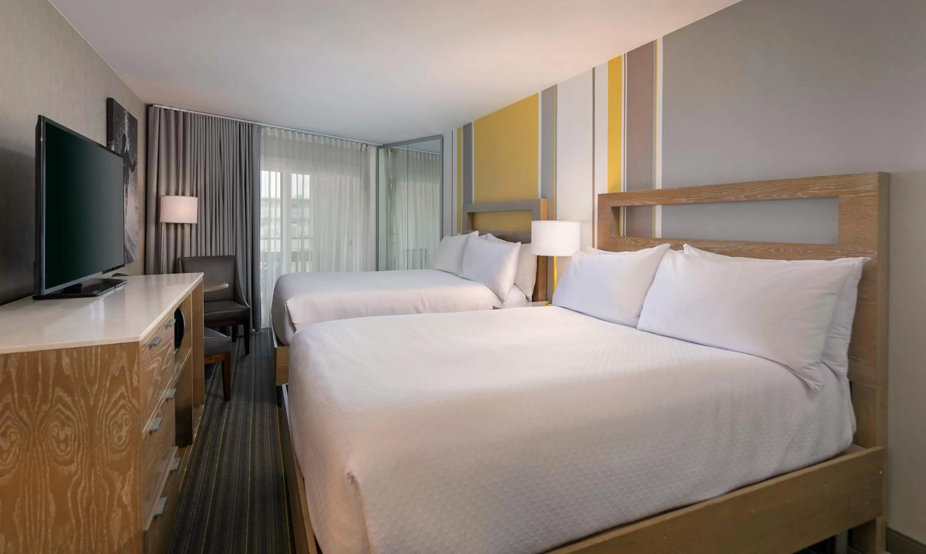 Queen Room with Two Queen Beds - Disability Access in The Wayfarer San Diego