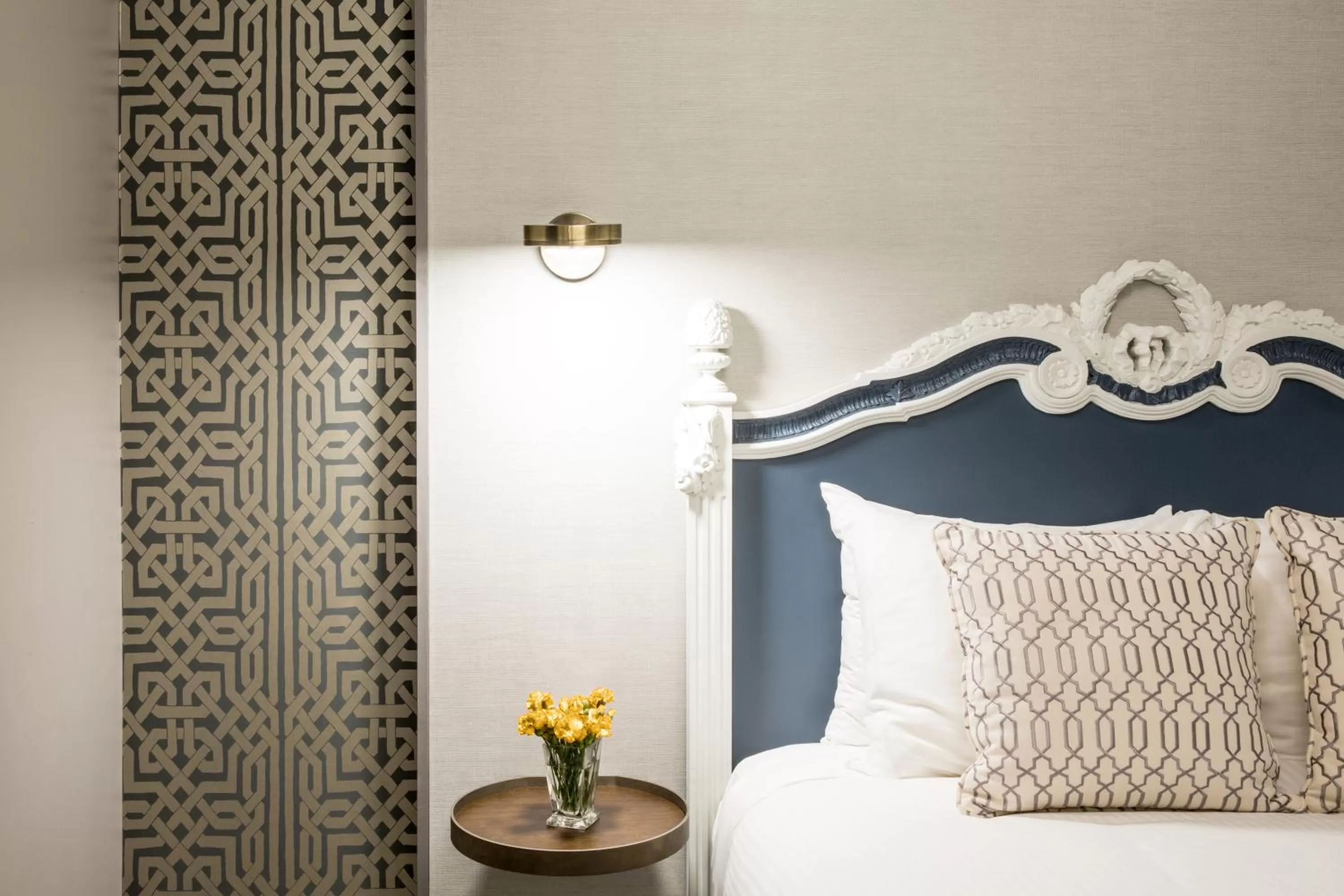 Suite with Balcony in Warwick San Francisco