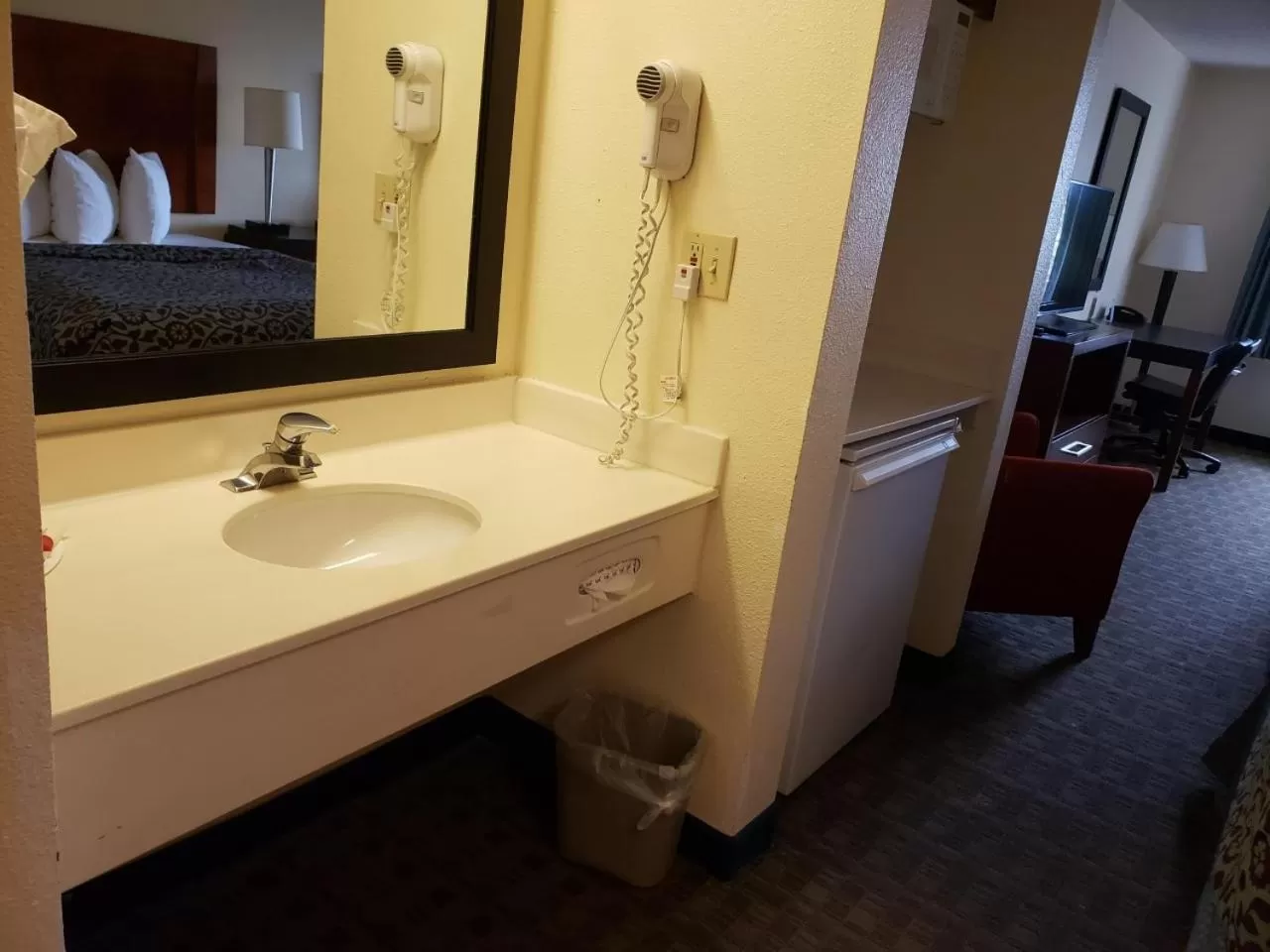 King Room - Disability Access/Non-Smoking in Quality Inn Denver Tech Center