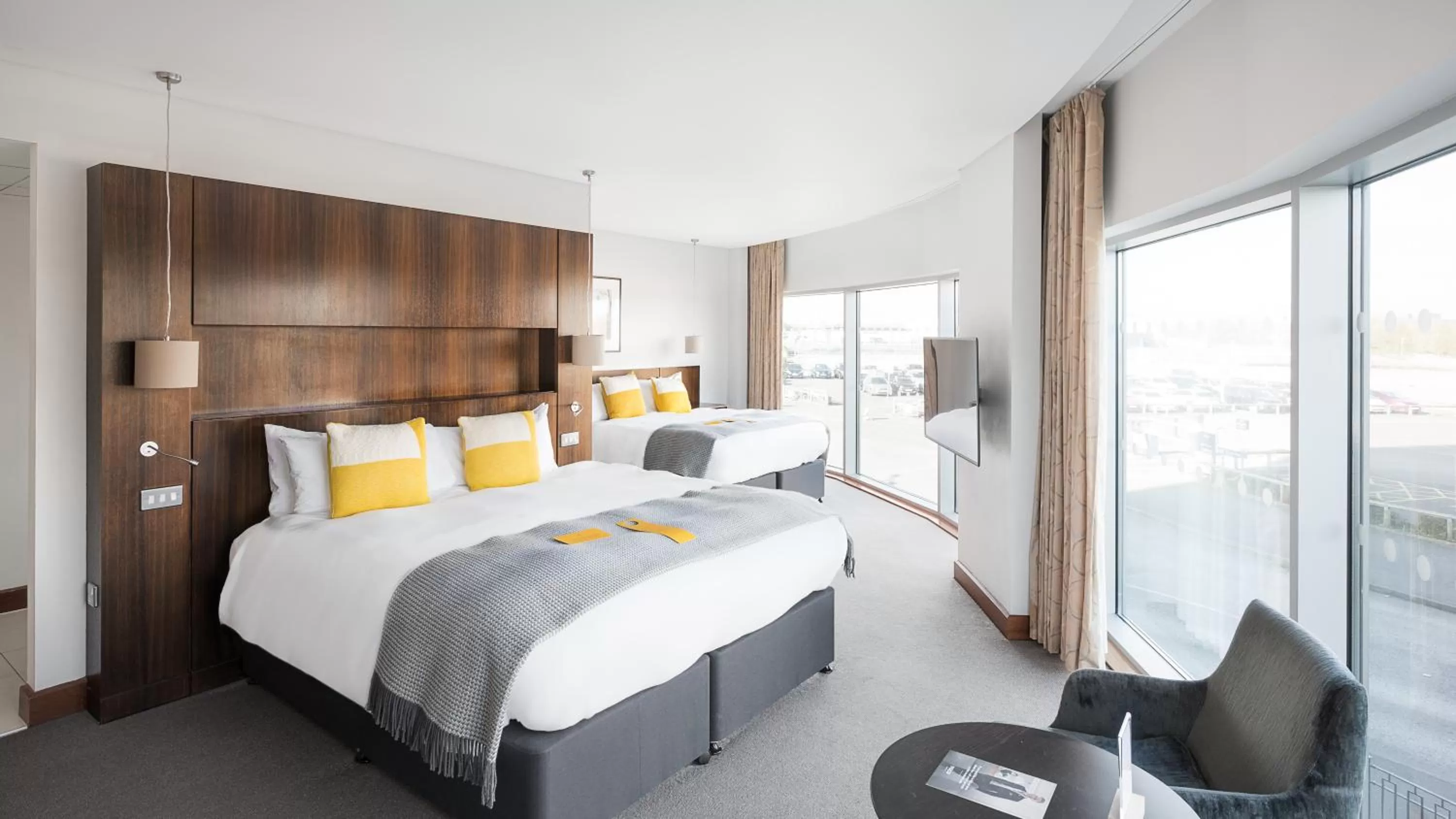 Deluxe Family Room in voco Reading