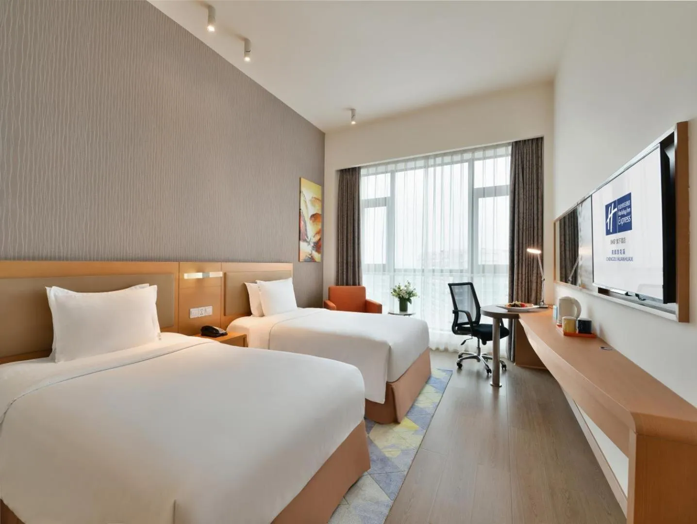 High Floor Standard Twin Room in Holiday Inn Express Chengdu Huanhuaxi by IHG-Near Jinsha Site Musem,Near Wuhou Temple Museum,Welcome drinks,Free gym,Free self-service laundry