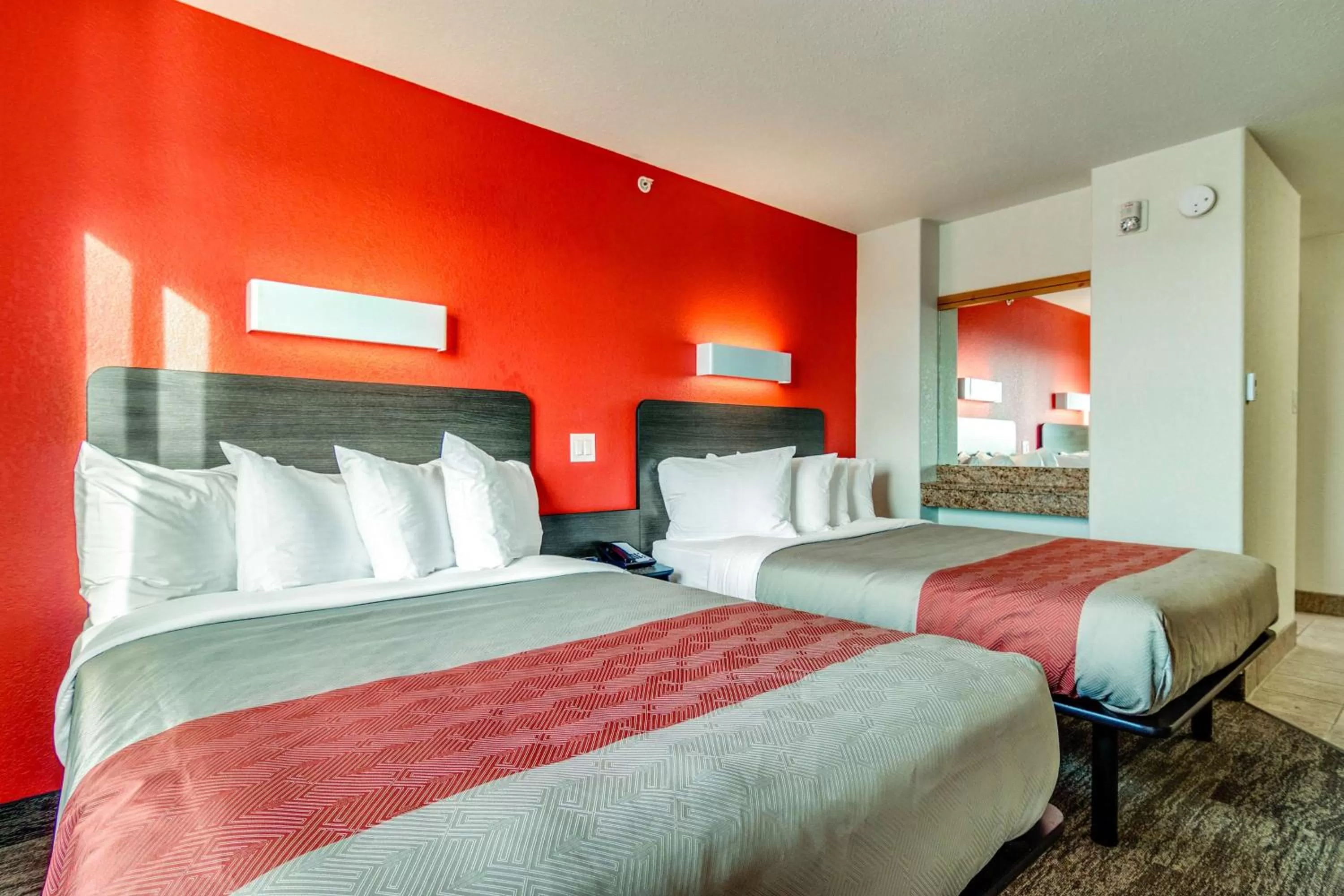 Quadruple Room - single occupancy - Non-Smoking in Motel 6-Saskatoon, SK