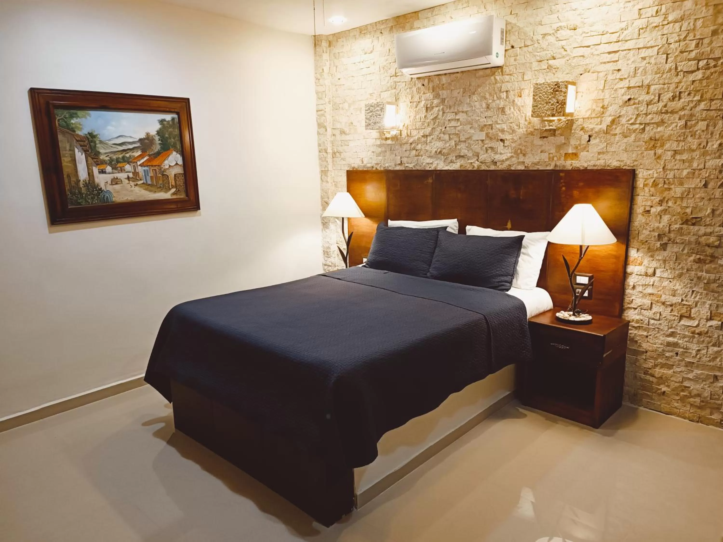 Deluxe Queen Room in El Zaguán Colonial by GuruHotel