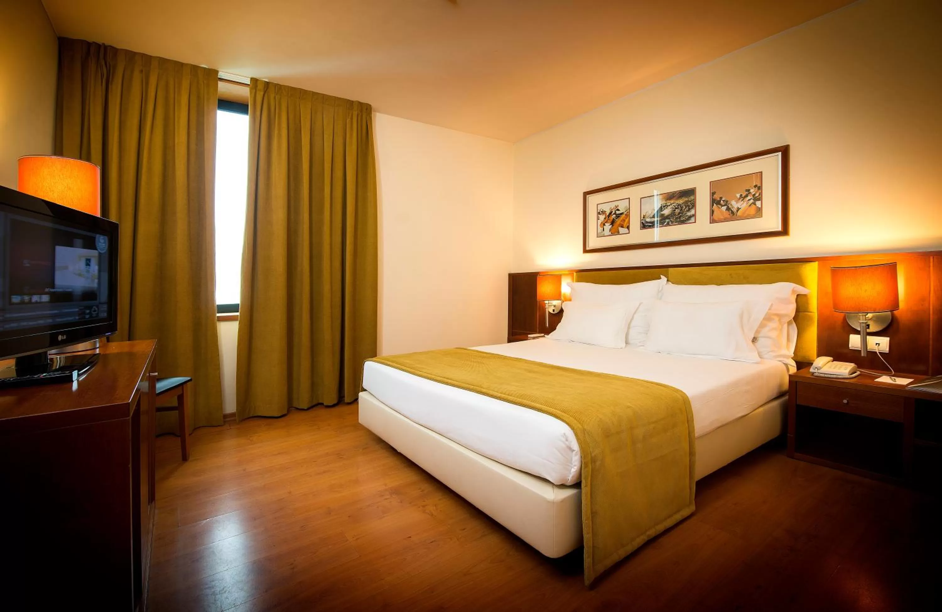 Family Room (2 Adults + 2 Children) in Vila Gale Opera