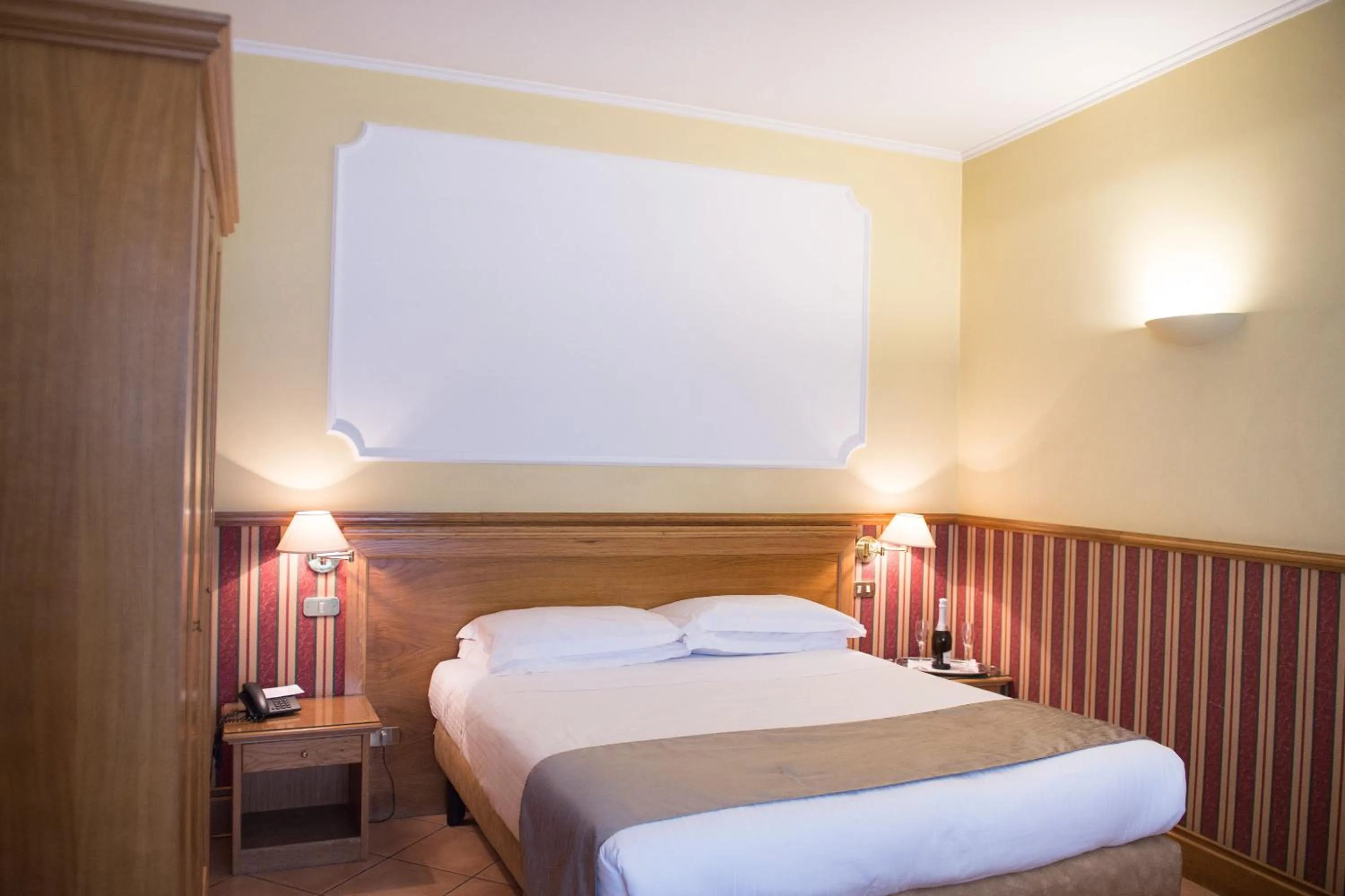 Double Room in Hotel Leopardi