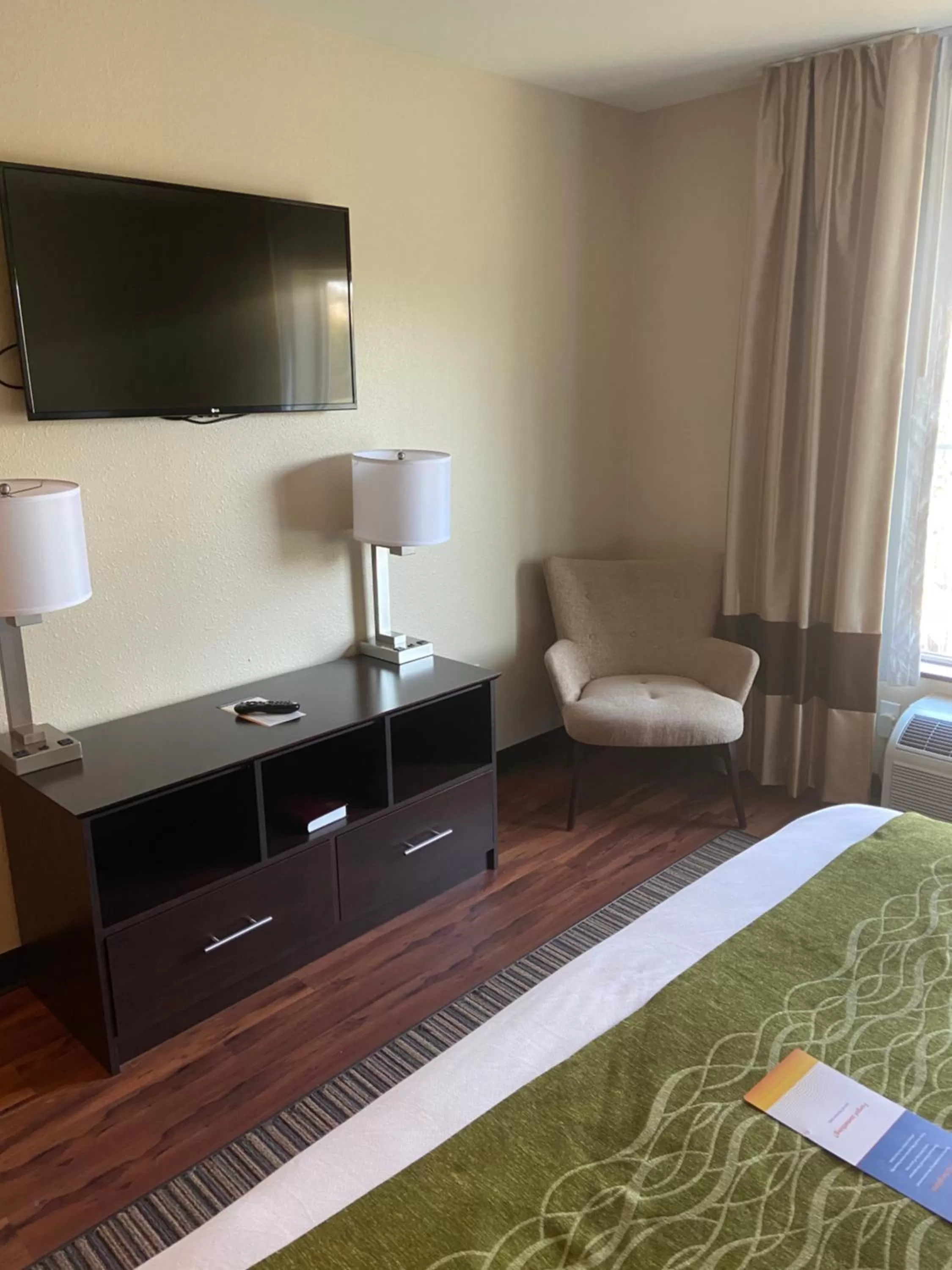 Queen Room with Two Queen Beds - Accessible/Non-Smoking  in Comfort Inn Connellsville Riverview
