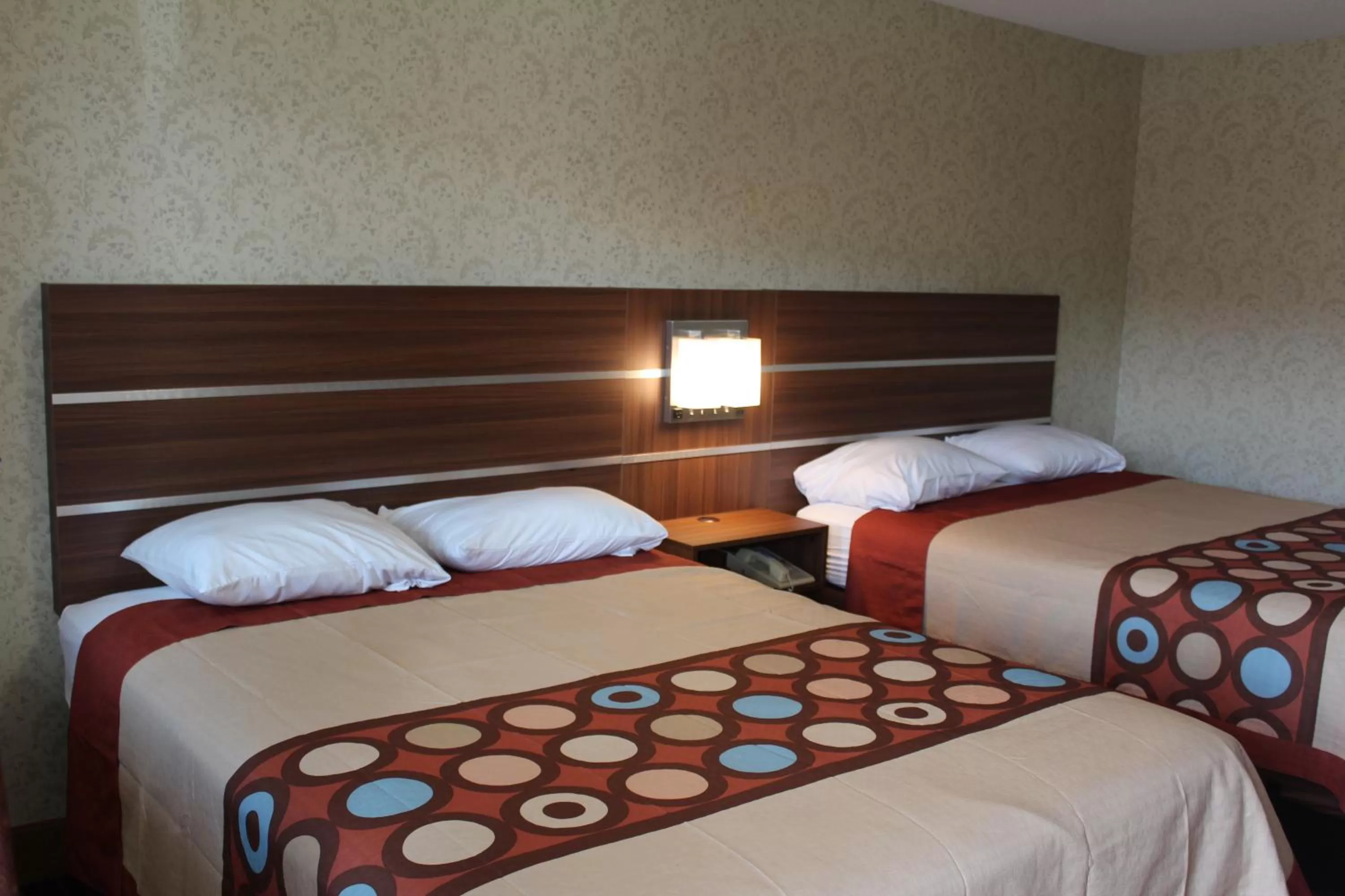 Deluxe Double Room in American Inn