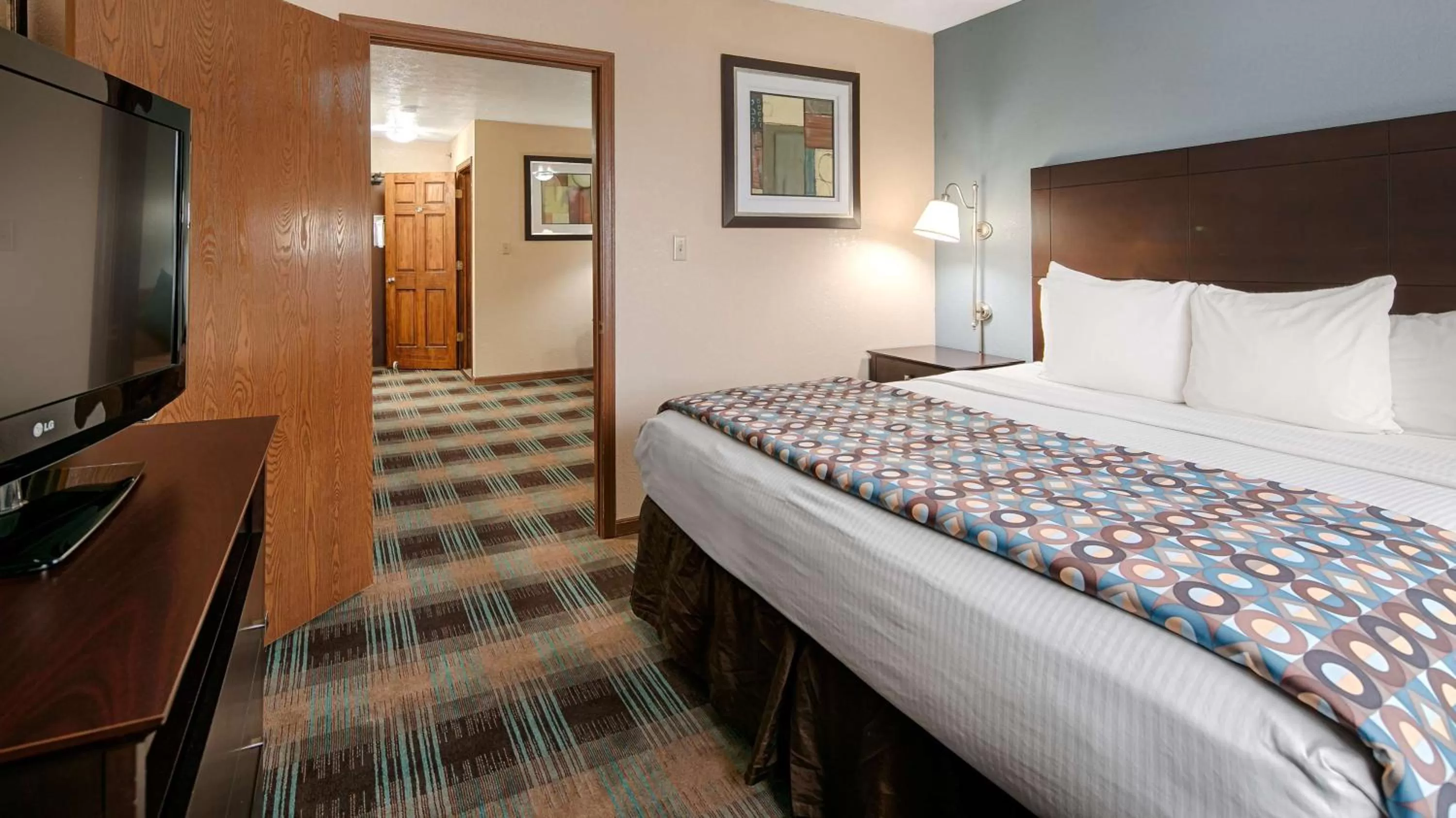 King Suite in Best Western Regency Inn