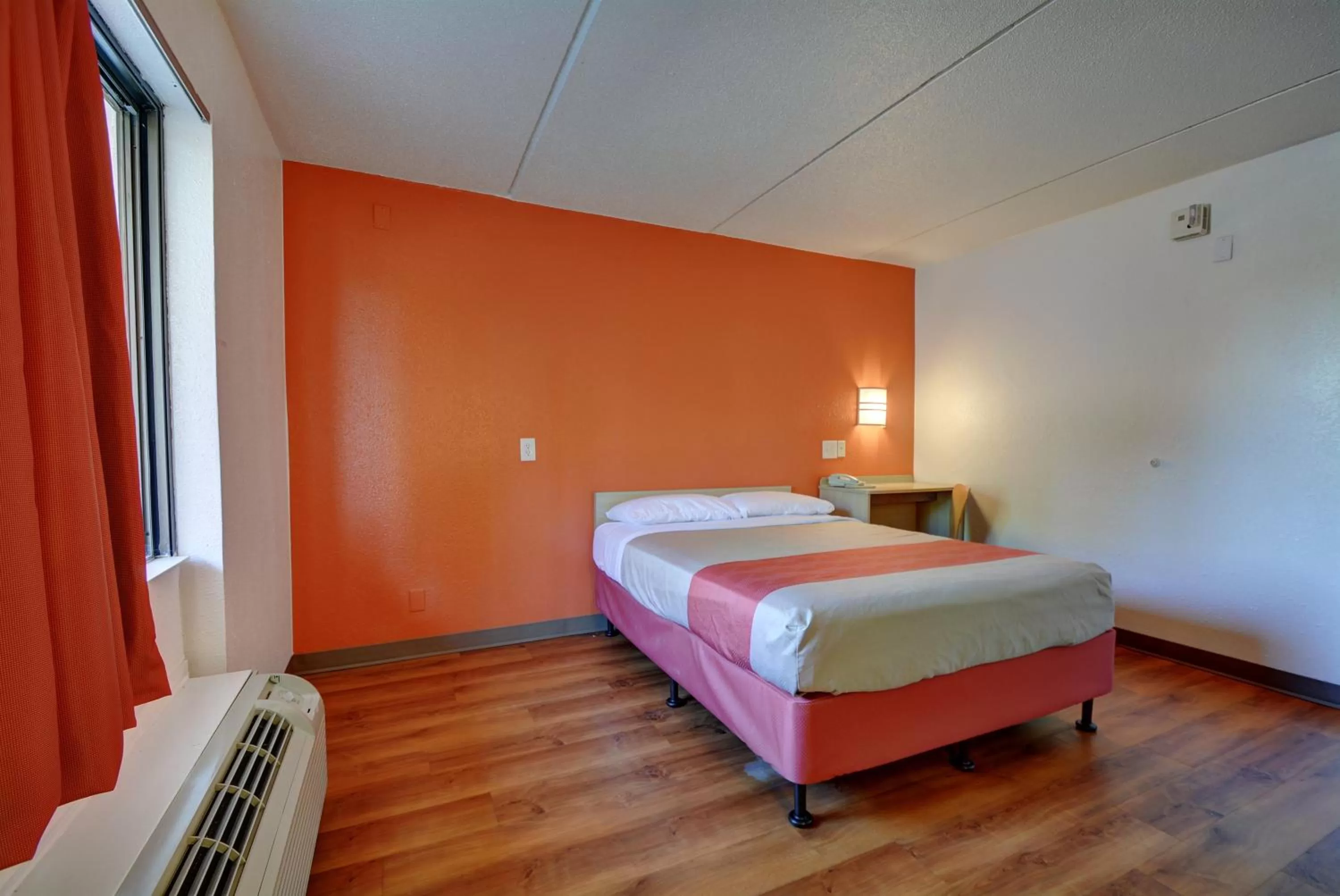 Queen Room - Disability Access in Motel 6-Chicopee, MA - Springfield
