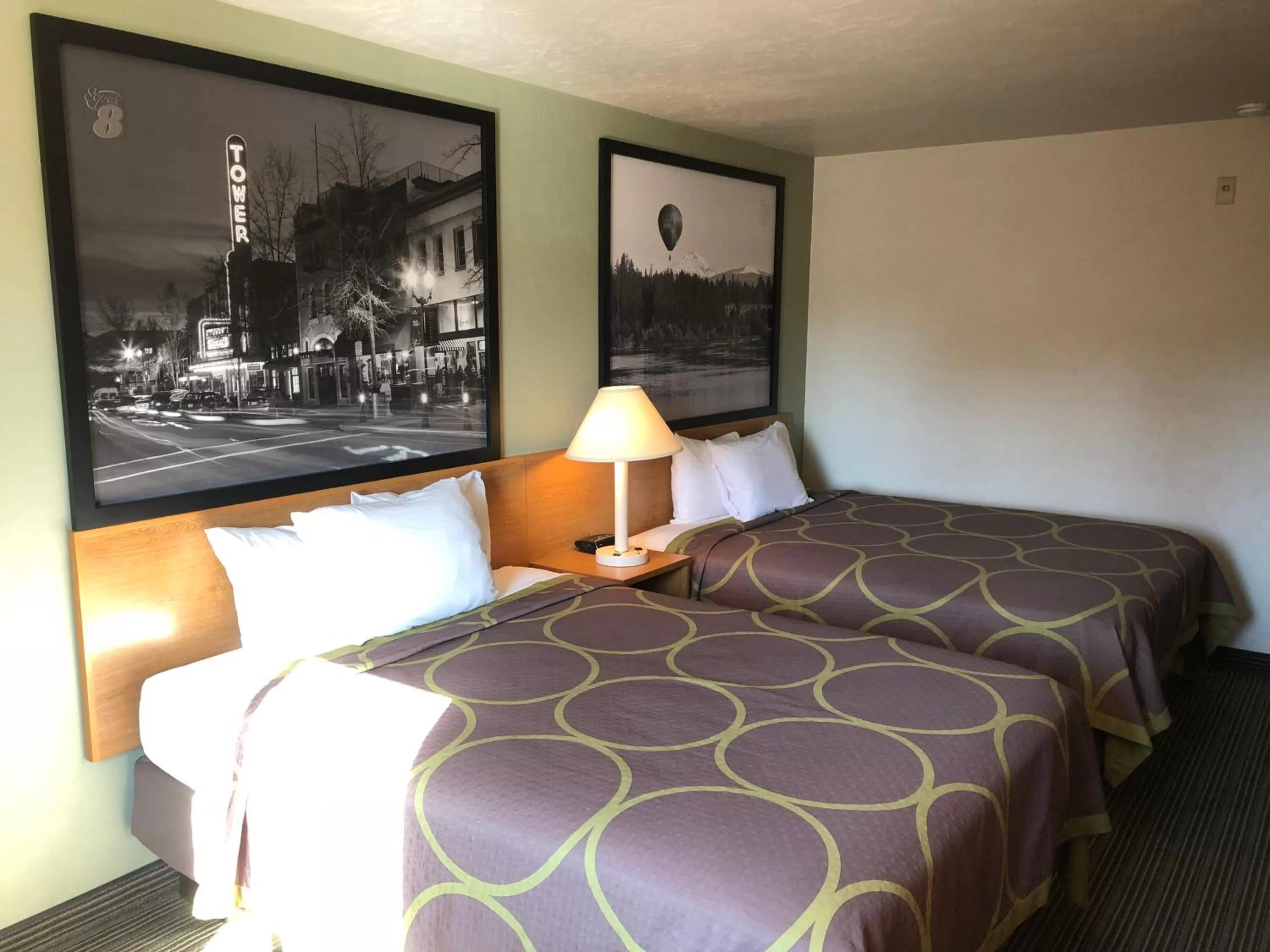 Queen Room with Two Queen Beds - Pet Friendly/Non-Smoking in Super 8 by Wyndham Bend