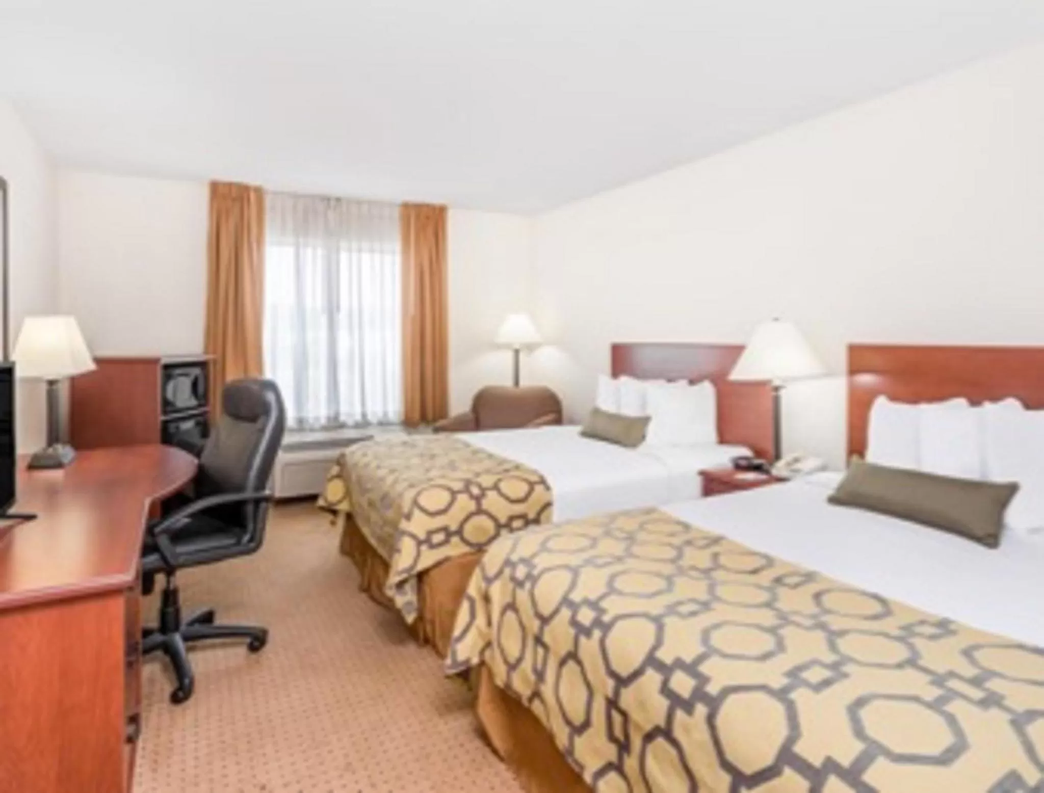 Deluxe Queen Room - Disability Access/Non-Smoking in Baymont by Wyndham Cartersville