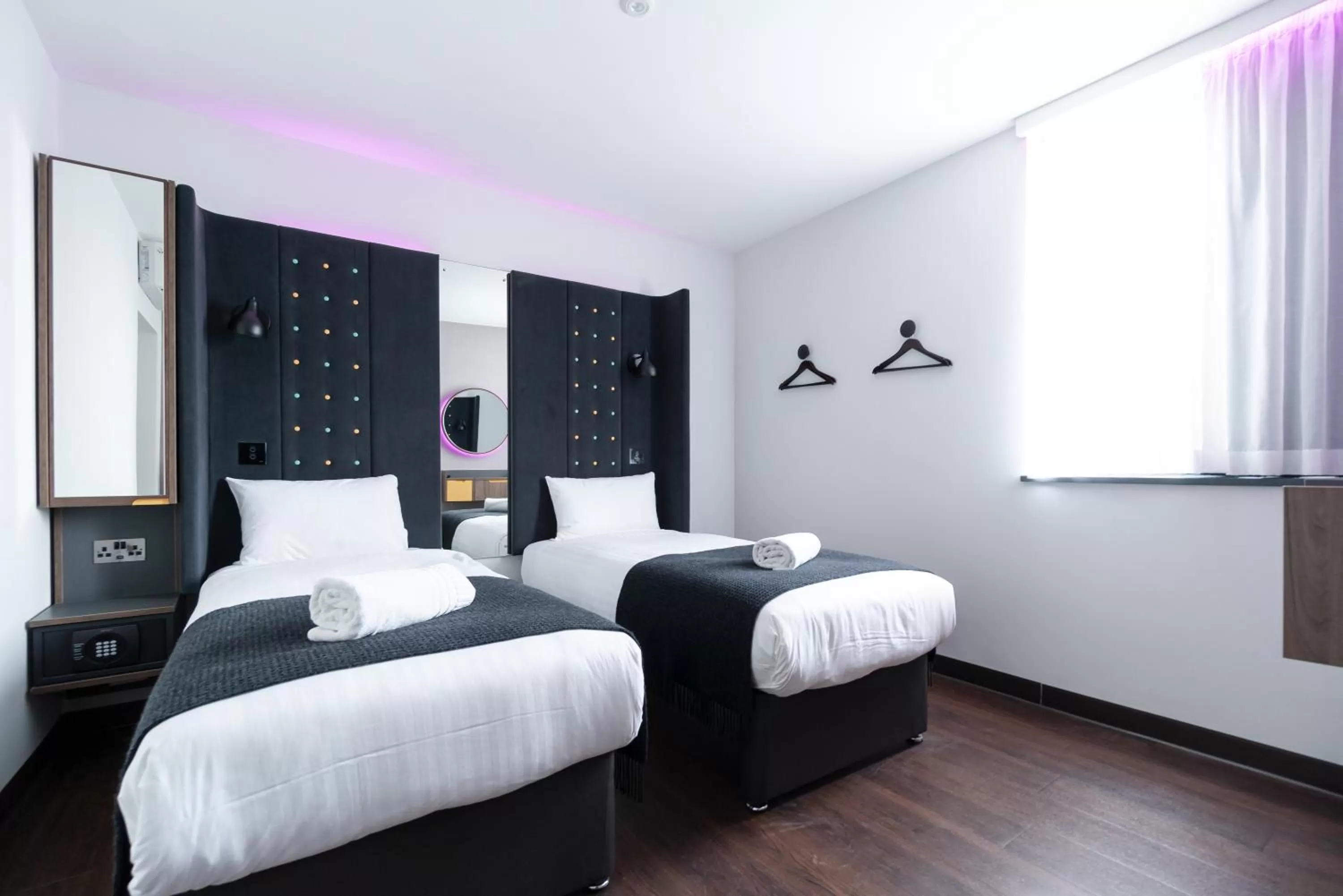 Cozy Twin with Window in Point A London Liverpool Street