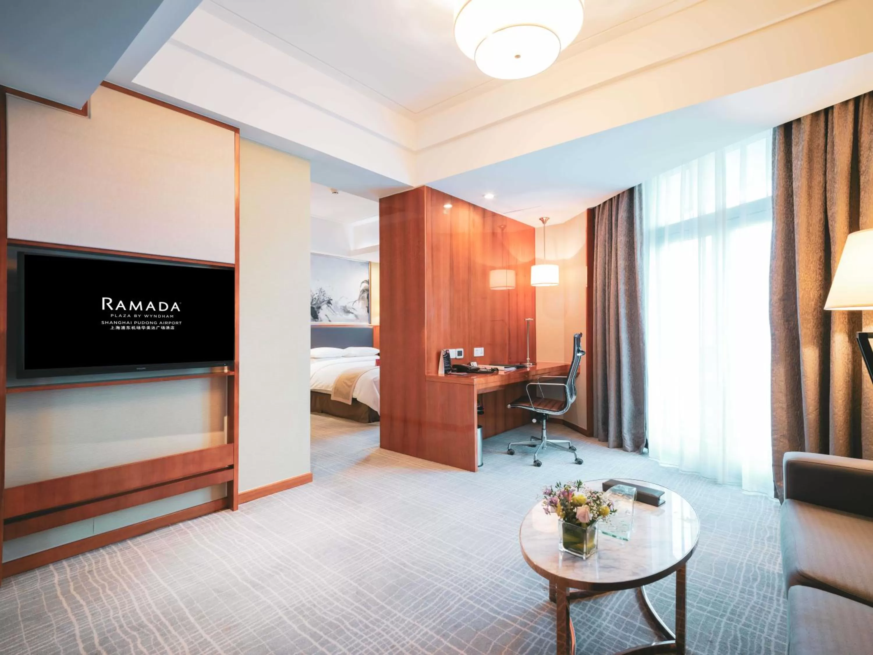 King Suite - Non-Smoking in Ramada Plaza Shanghai Pudong Airport - 3 mins to PVG depature floor & check entrance with hotel shuttle